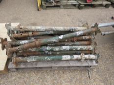 SHORT REACH ACROW TYPE SUPPORT PROPS, 15NO IN TOTAL APPROX. SOURCED FROM COMPANY LIQUIDATION.
