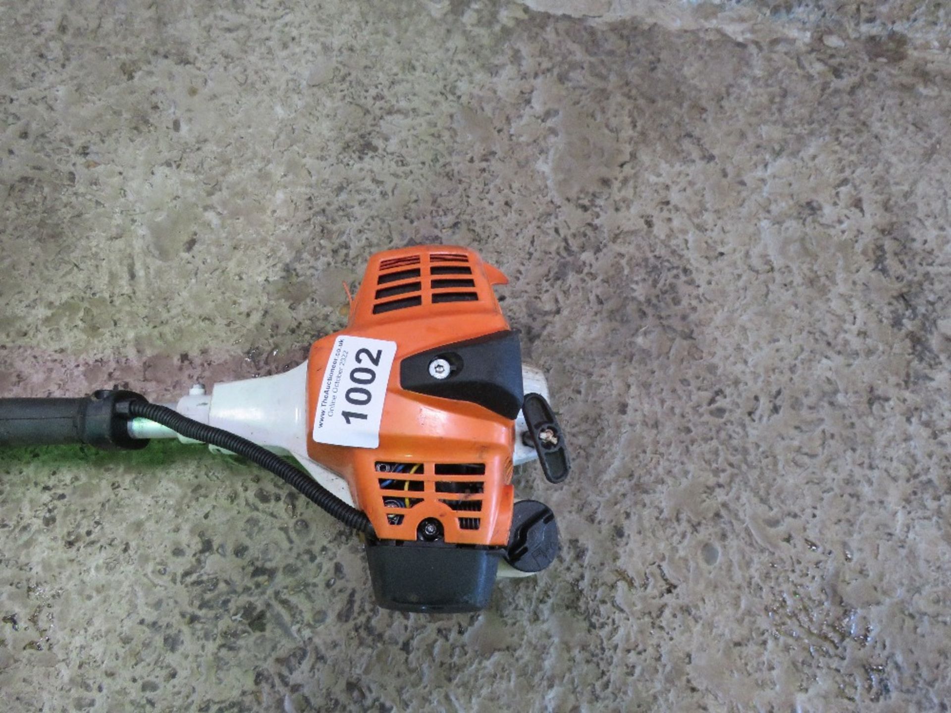 STIHL LONG REACH PETROL HEDGE CUTTER. - Image 2 of 4