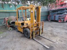 KOMATSU FD20 DIESEL ENGINED FORKLIFT TRUCK. WHEN TESTED WAS SEEN TO RUN DRIVE AND LIFT. BRAKES WOULD