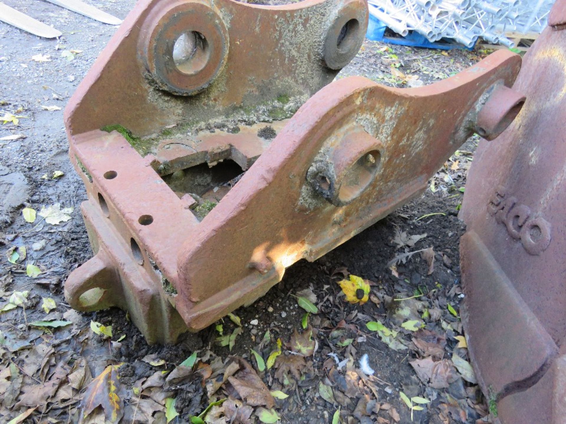 EXCAVATOR HYDRAULIC QUICK HITCH ON 90MM PINS. - Image 4 of 4