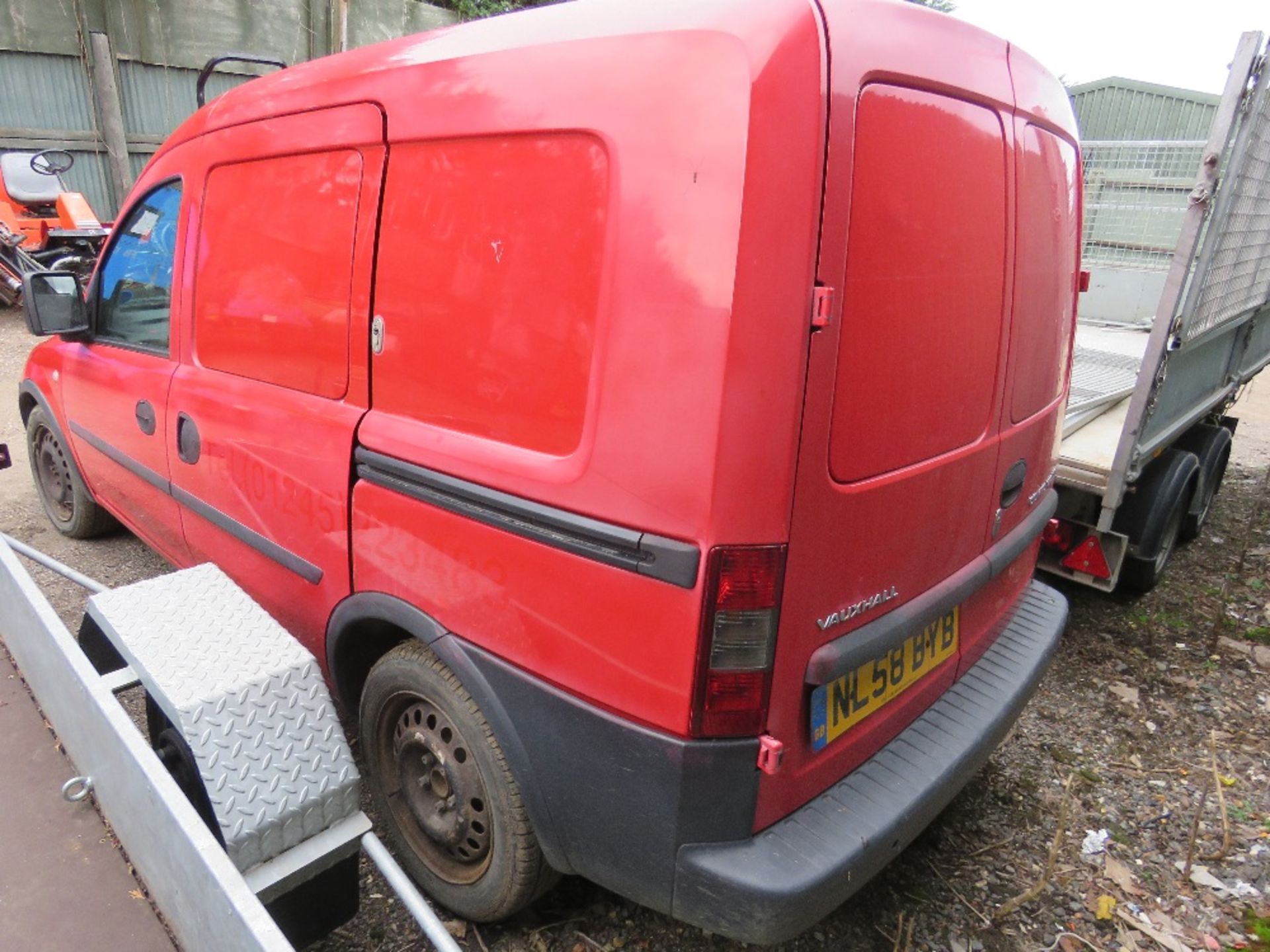 VAUXHALL COMBO PANEL VAN REG:NL58 BYB. MILES NOT SHOWING. TEST EXPIRED. SIDE DOOR. WHEN TESTED WAS S - Image 3 of 9