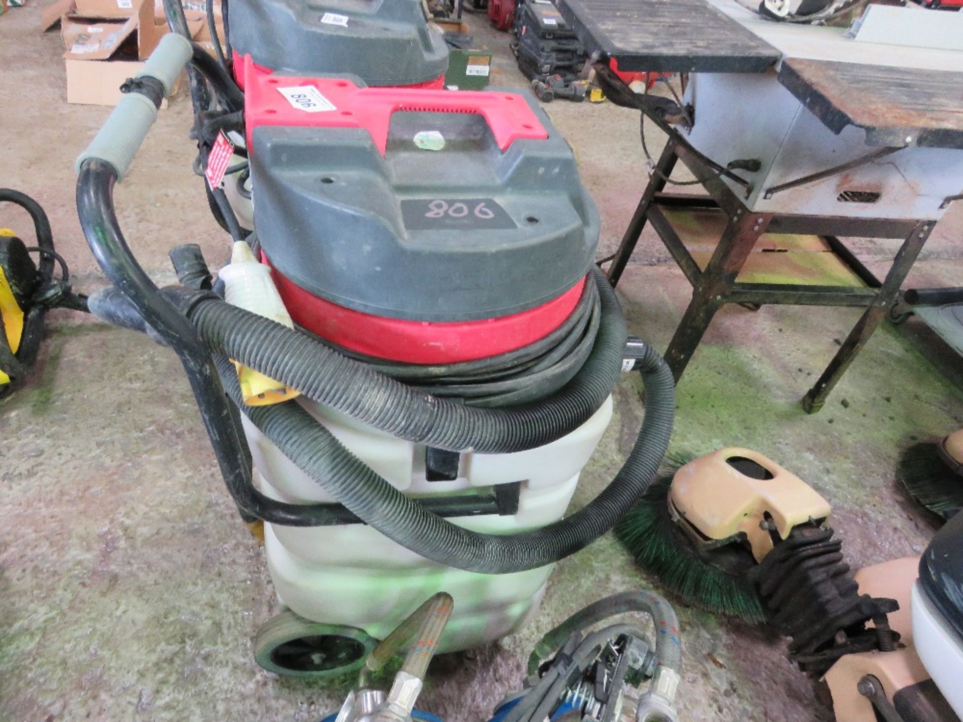 LARGE CAPACITY 110VOLT VACUUM. - Image 2 of 3