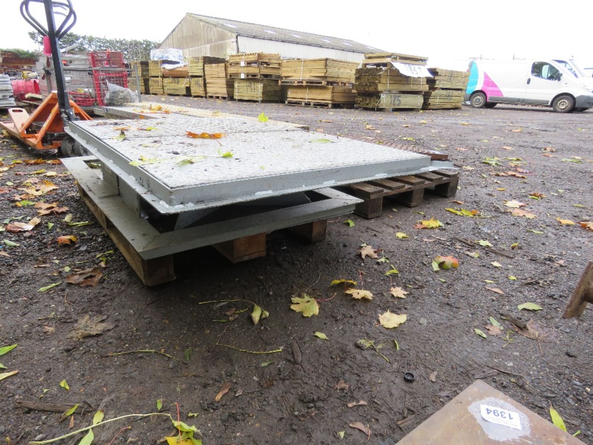 2 X PALLETS OF ASSORTED METAL MANHOLE ASSEMBLIES. THIS LOT IS SOLD UNDER THE AUCTIONEERS MARGIN S - Image 5 of 5