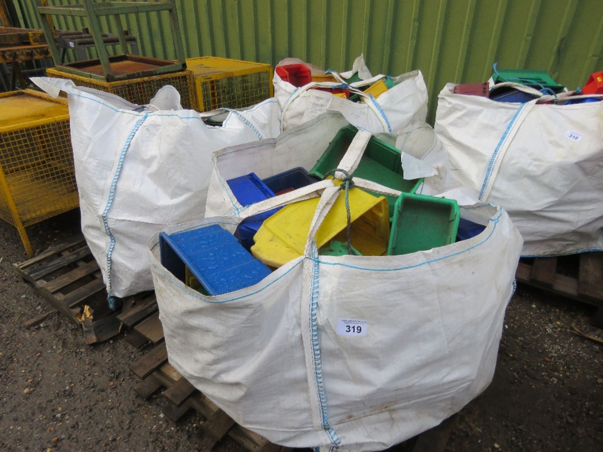 2 X BULK BAGS CONTAINING LINBIN STORAGE TRAYS. THIS LOT IS SOLD UNDER THE AUCTIONEERS MARGIN SCHE