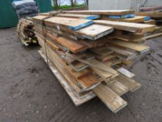 ASSORTED LENGTH SCAFFOLD BOARDS. THIS LOT IS SOLD UNDER THE AUCTIONEERS MARGIN SCHEME, THEREFORE