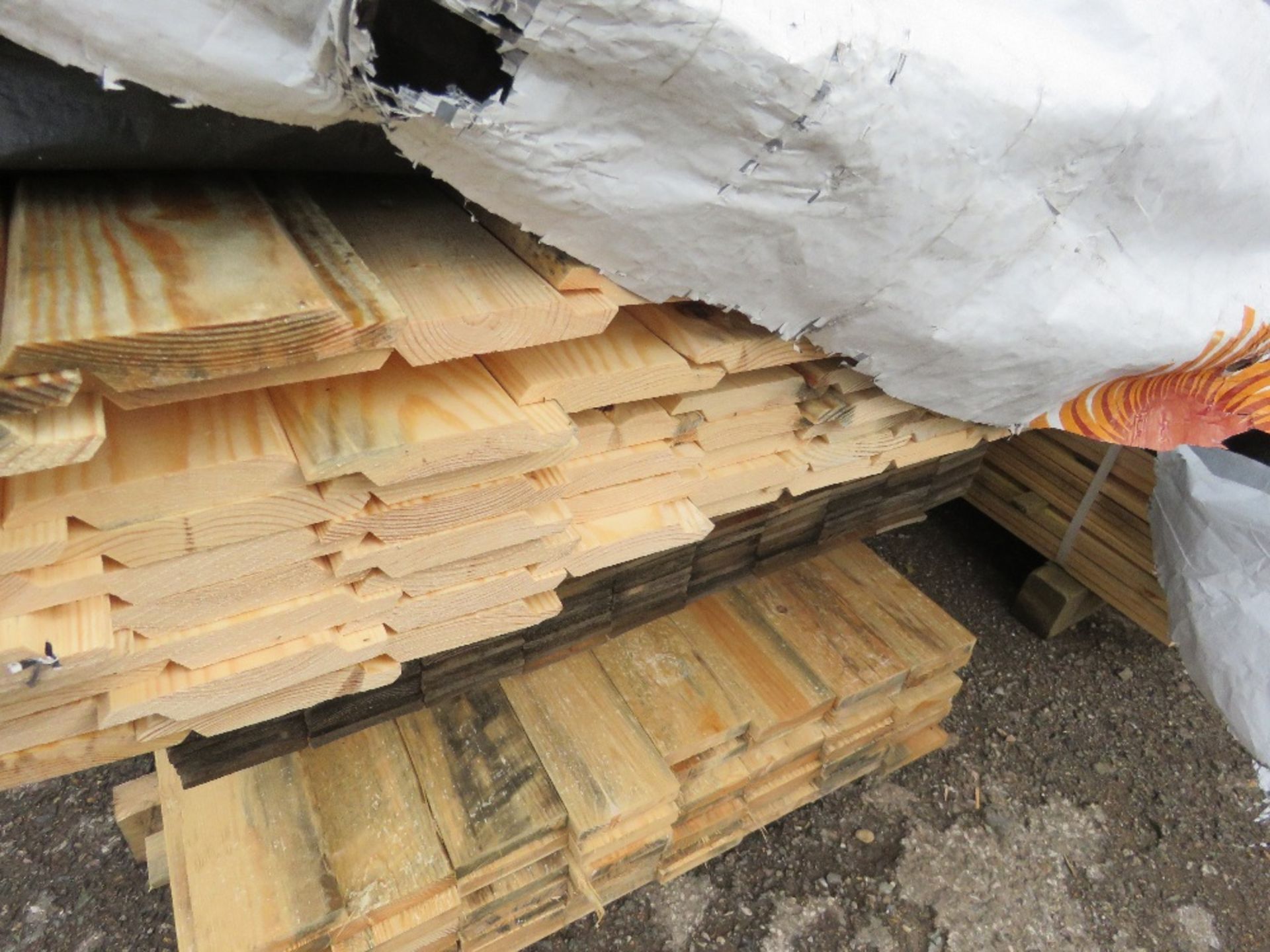 STACK CONTAINING 4 X PACKS OF ASSORTED UNTREATED TIMBER BATTENS, BOARDS AND HIT AND MISS BOARDS 1.55 - Image 3 of 6