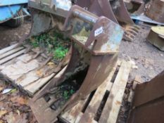 EXCAVATOR BUCKET, 8 TONNE RATED, 50MM PINS, 300MM WIDTH APPROX. THIS LOT IS SOLD UNDER THE AUCTIO