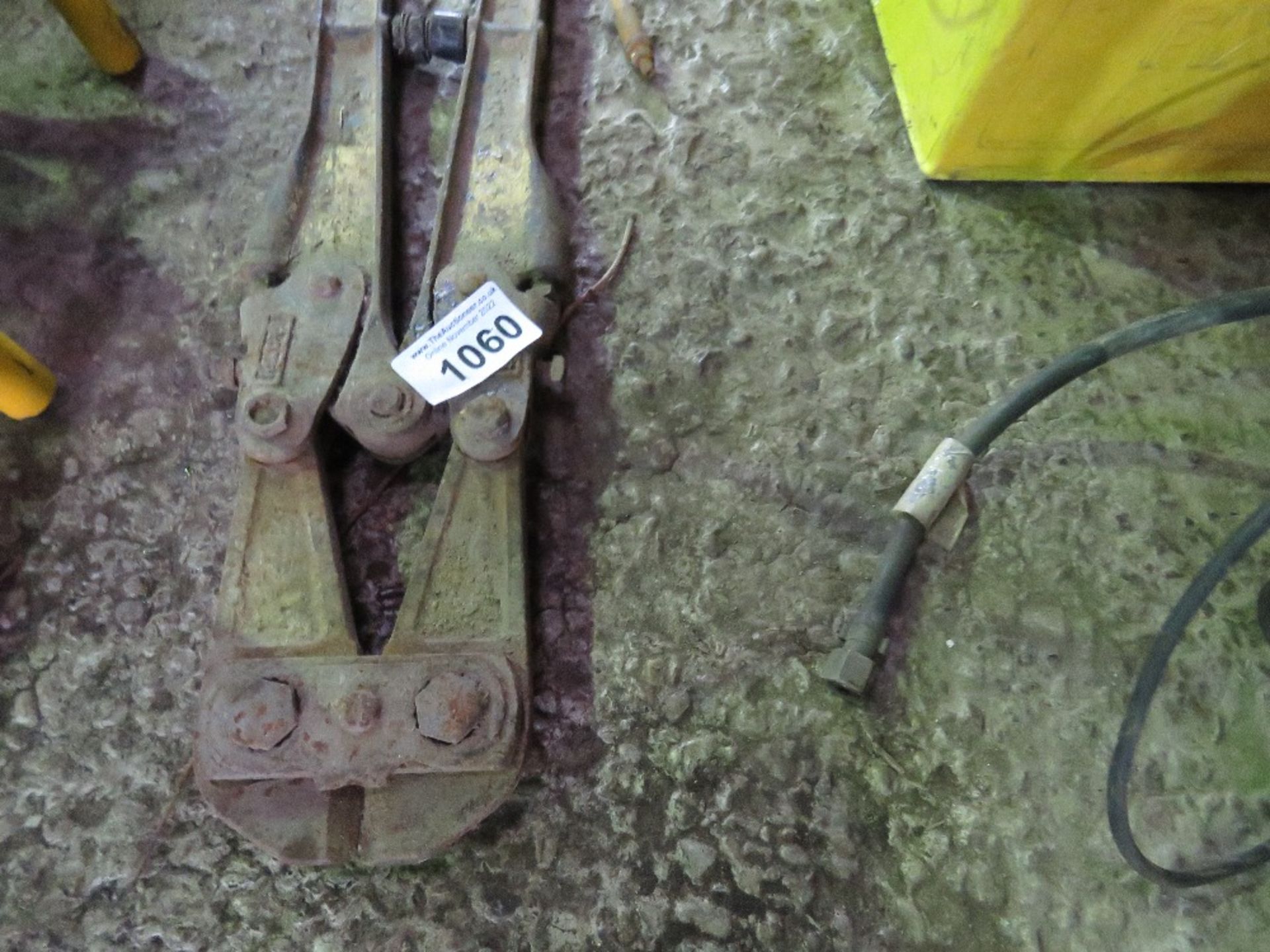 LARGE PAIR OF BOLT CROPPERS. SOURCED FROM COMPANY LIQUIDATION. THIS LOT IS SOLD UNDER THE AUCTIO - Image 2 of 2