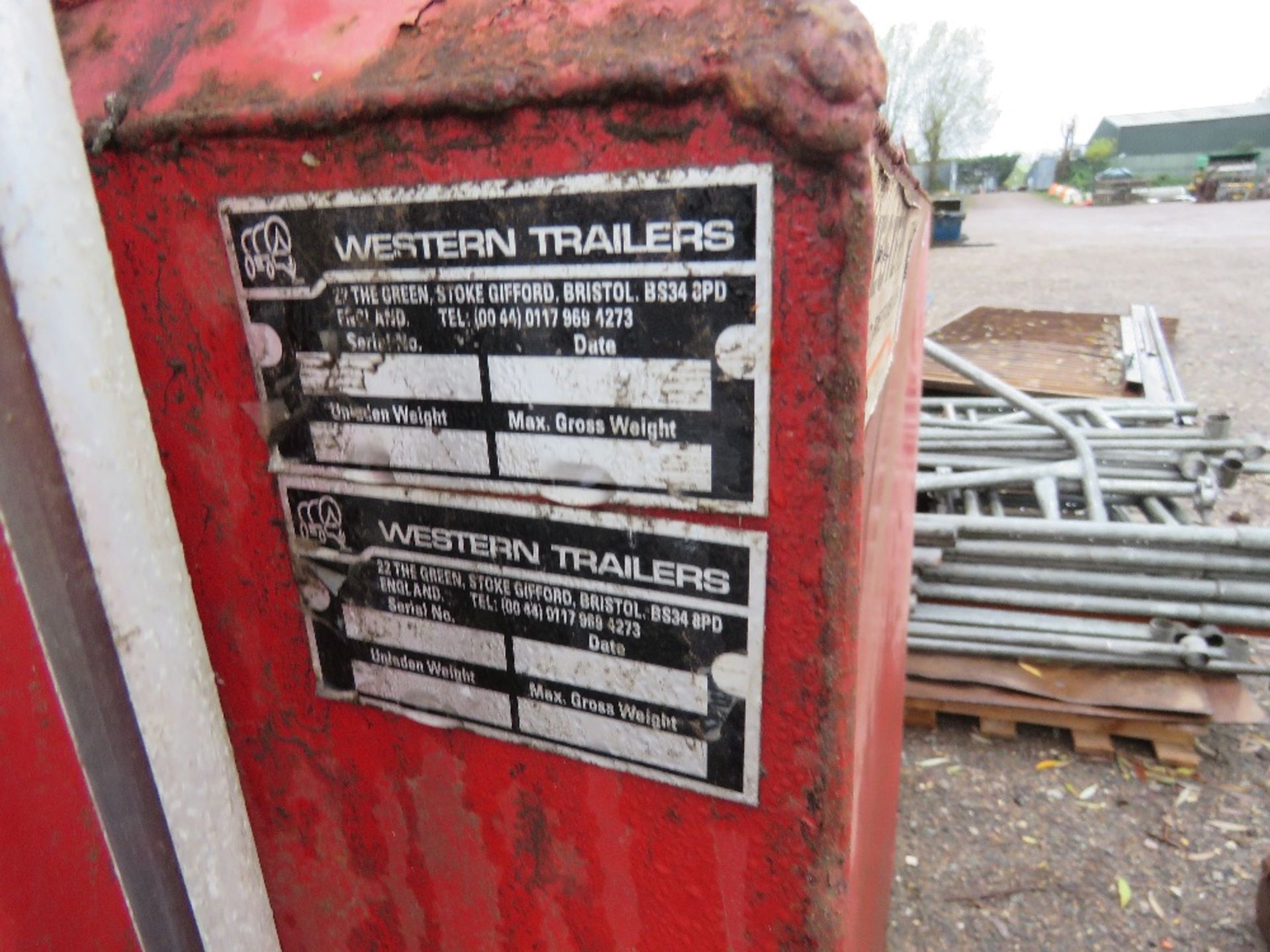 WESTERN FUEL STORE WITH A STAND, OWNER RETIRING. THIS LOT IS SOLD UNDER THE AUCTIONEERS MARGIN SC - Image 3 of 5