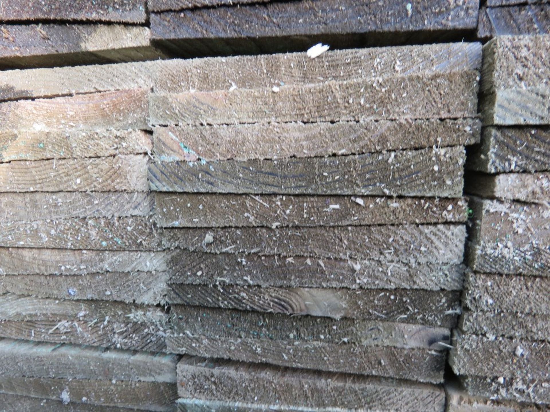 LARGE PACK OF PRESSURE TREATED FEATHER EDGE CLADDING TIMBER BOARDS. 1.5M X 100MM APPROX. - Image 3 of 3