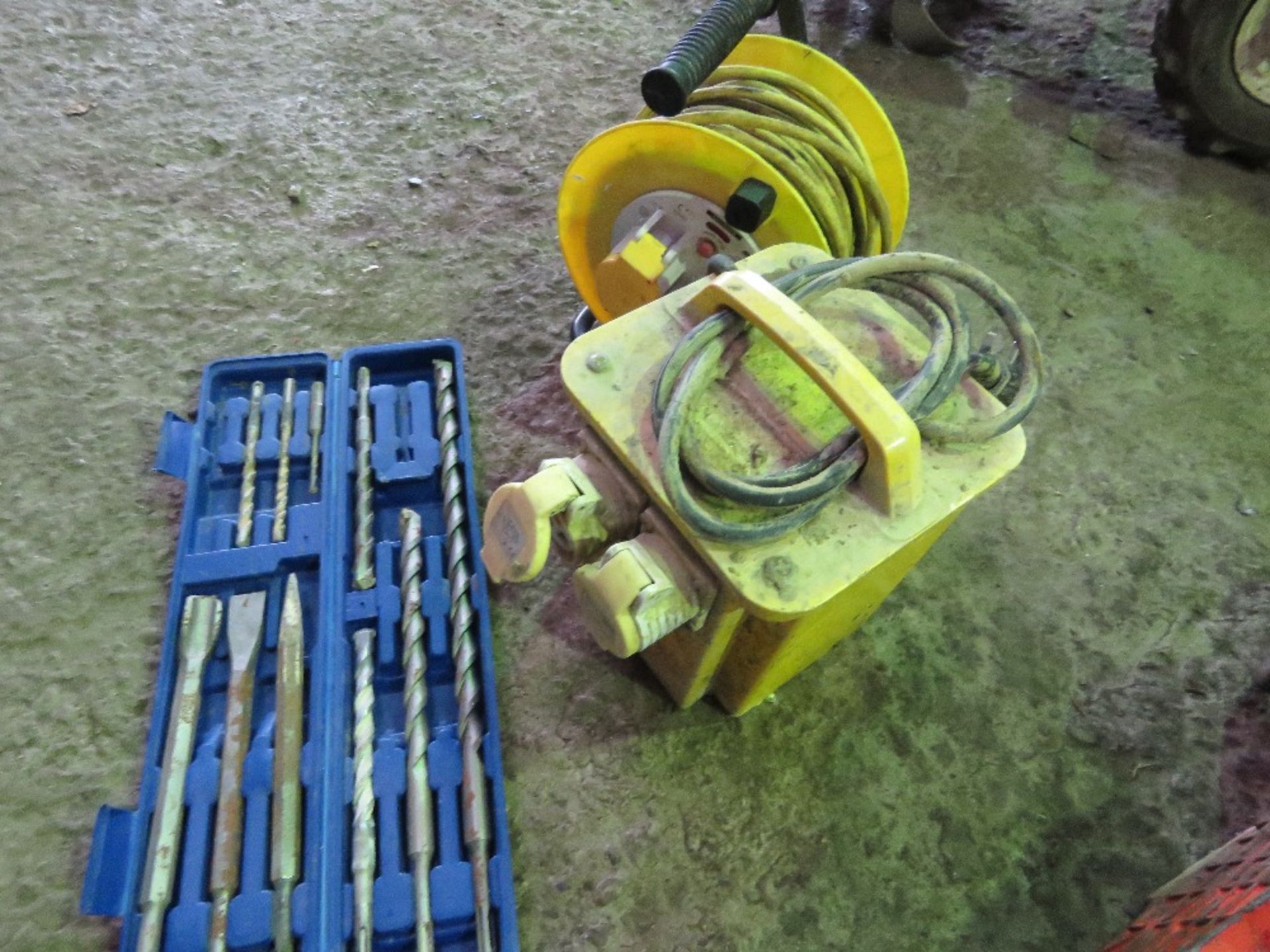 TRANSFORMER, EXTENSION LEAD PLUS DRILL BIT SET. THIS LOT IS SOLD UNDER THE AUCTIONEERS MARGIN SCH - Image 4 of 4