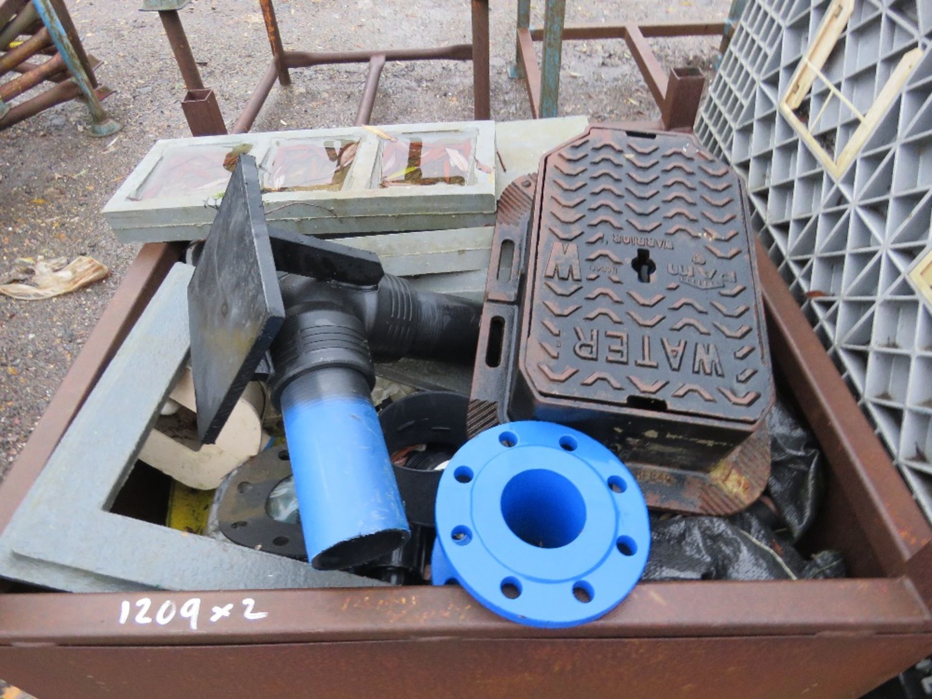2 X STILLAGES OF DRAINAGE FITTINGS, COVERS ETC. THIS LOT IS SOLD UNDER THE AUCTIONEERS MARGIN SCH - Image 4 of 7