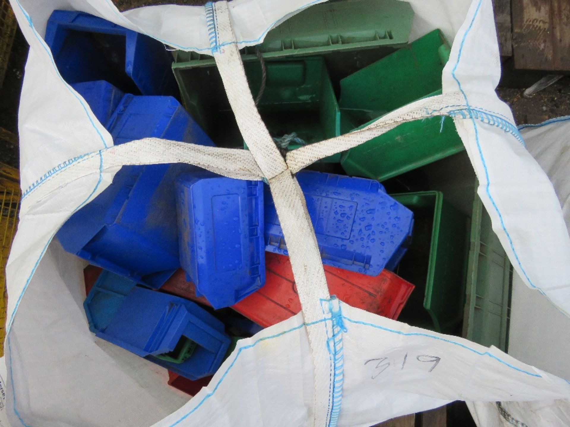 2 X BULK BAGS CONTAINING LINBIN STORAGE TRAYS. THIS LOT IS SOLD UNDER THE AUCTIONEERS MARGIN SCHE - Image 4 of 4