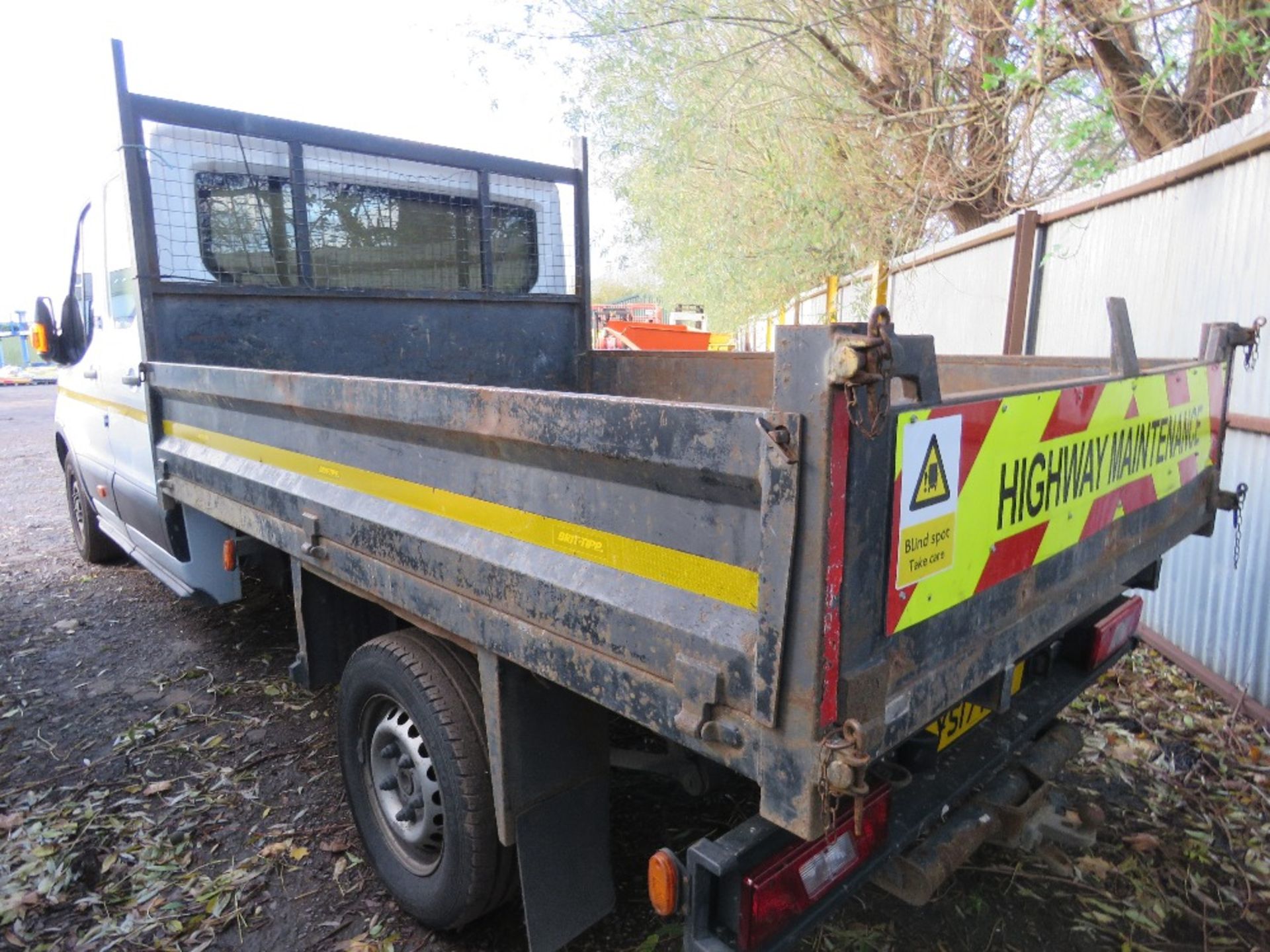 FORD TRANSIT DOUBLE CAB 350 DROP SIDE TIPPER TRUCK REG:YS17 WKU WITH V5 FIRST REGISTERED 31/05/17 (E - Image 5 of 7