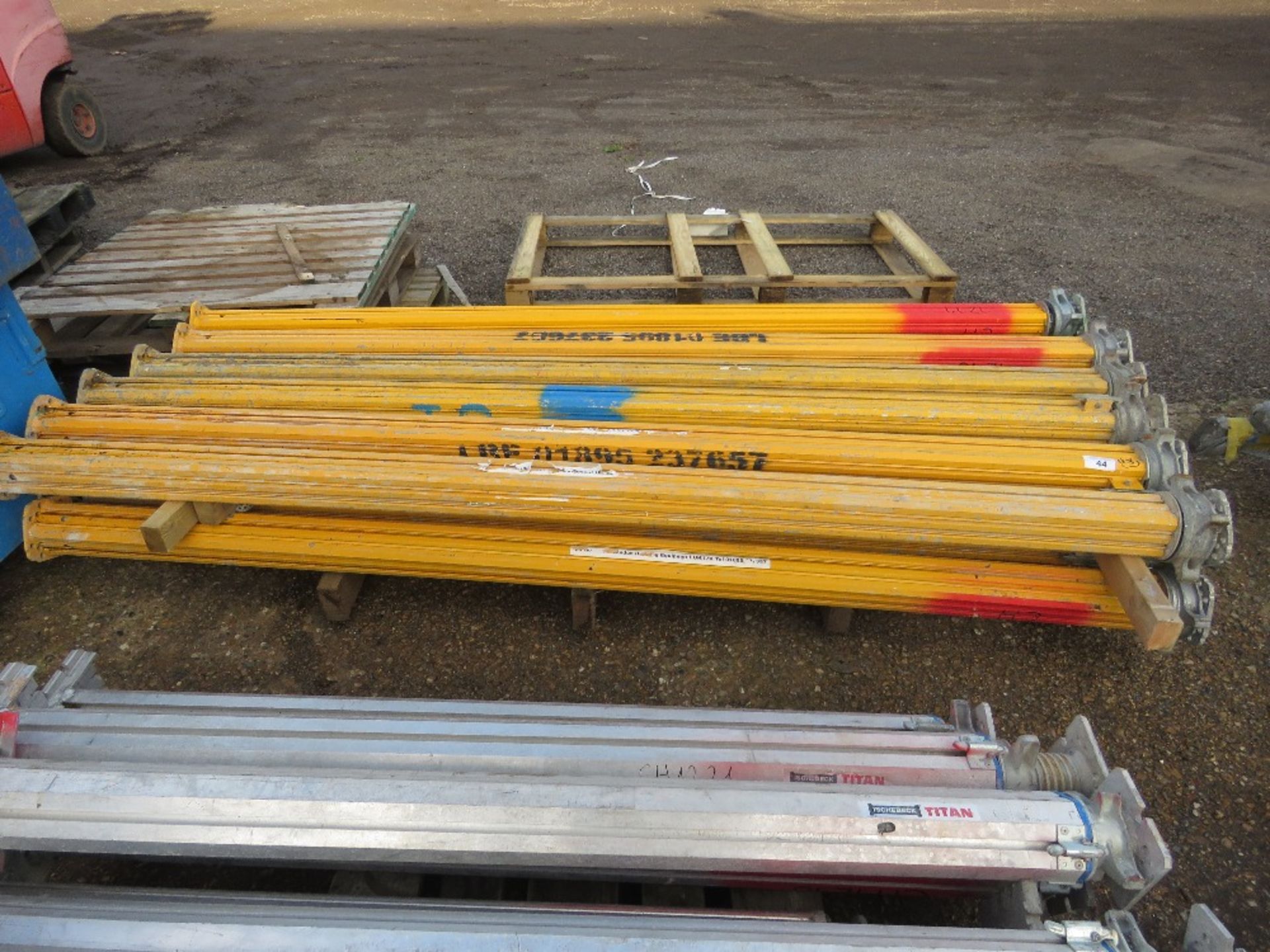 13 X ADJUSTABLE ALUMINIUM FORMWORK PROPS. 2.6 METRES CLOSED LENGTH APPROX. (PERI MUTIPROP STYLE).