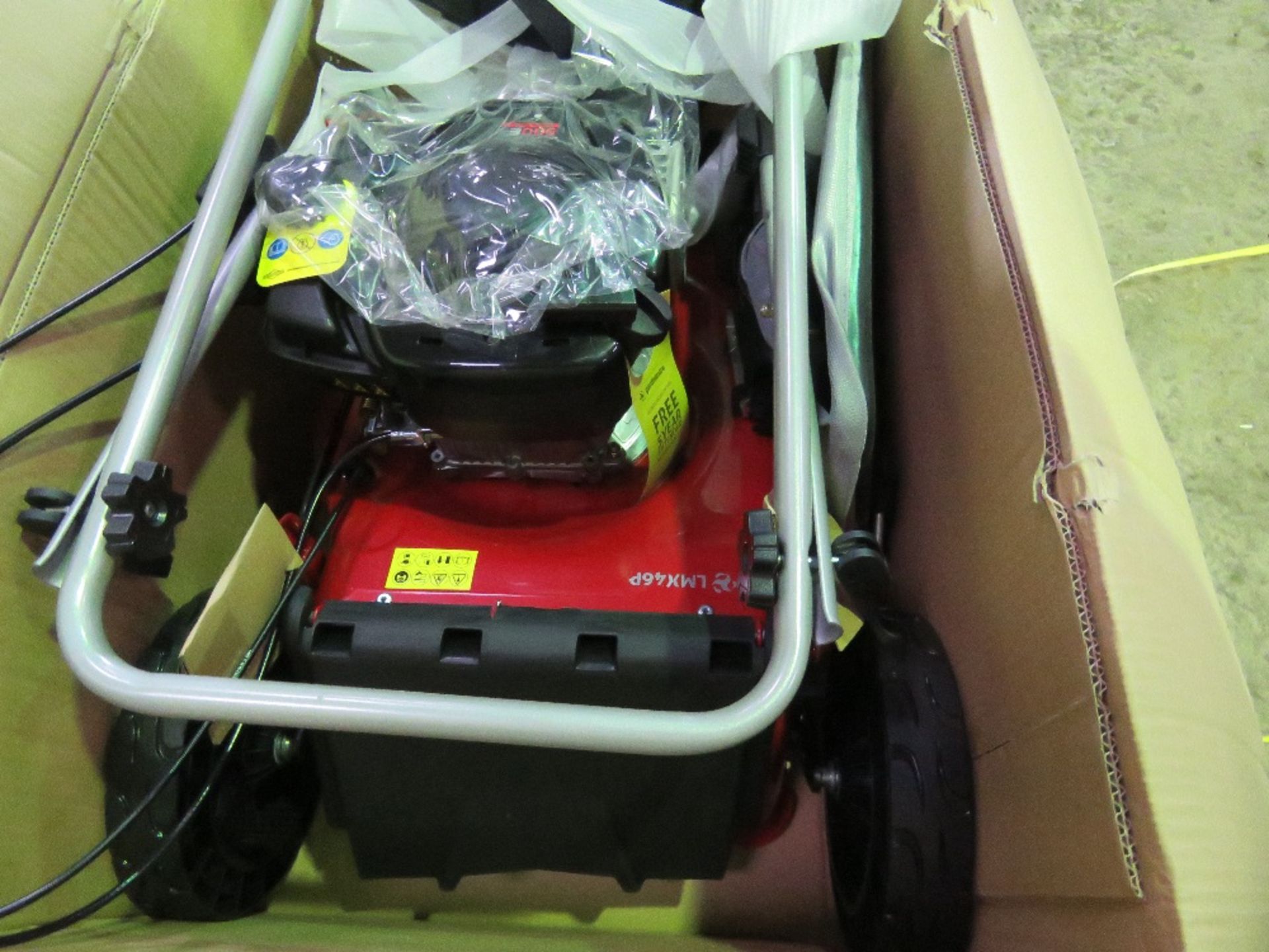 GARDENCARE LMX46 LAWNMOWER. BOXED, UNUSED, DIRECT FROM LOCAL COMPANY BEING SURPLUS STOCK. - Image 3 of 5