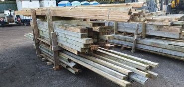 3 X BUNDLES OF TIMBERS AND POSTS/BATTENS. THIS LOT IS SOLD UNDER THE AUCTIONEERS MARGIN SCHEME, T