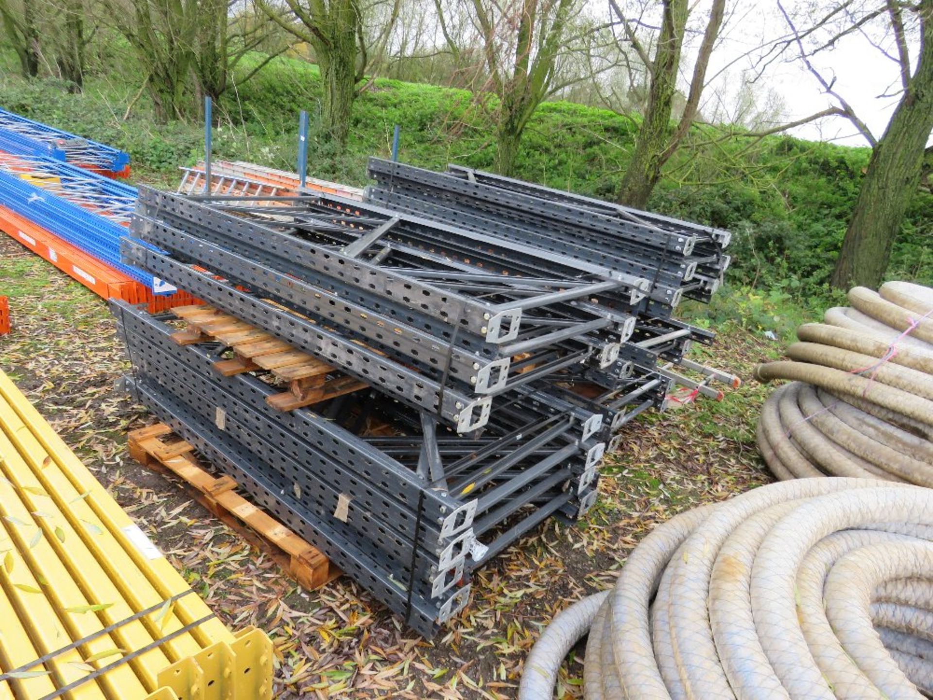 LARGE QUANTITY OF HEAVY DUTY PALLET RACKING: APPROXIMATELY 36 X GREY UPRIGHTS@2.1M-2.25M HEIGHT WITH - Image 3 of 8