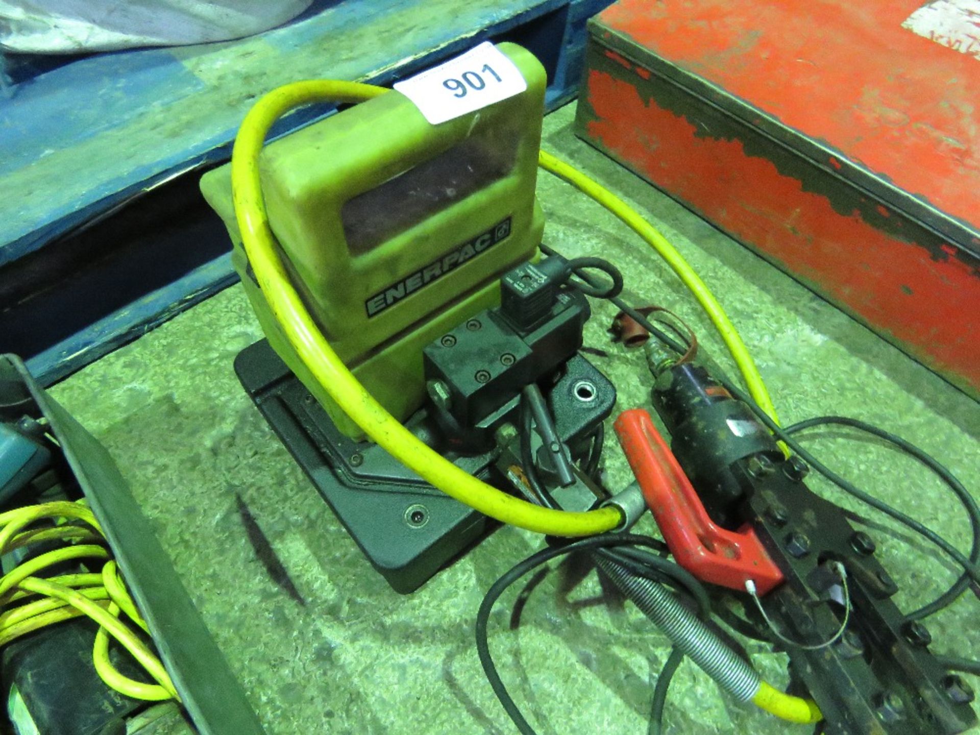 ENERPAC 110VOLT HYDRAULIC POWER PACK PLUS A SQUEEZE OFF HEAD UNIT. SOURCED FROM COMPANY LIQUIDATION, - Image 3 of 3