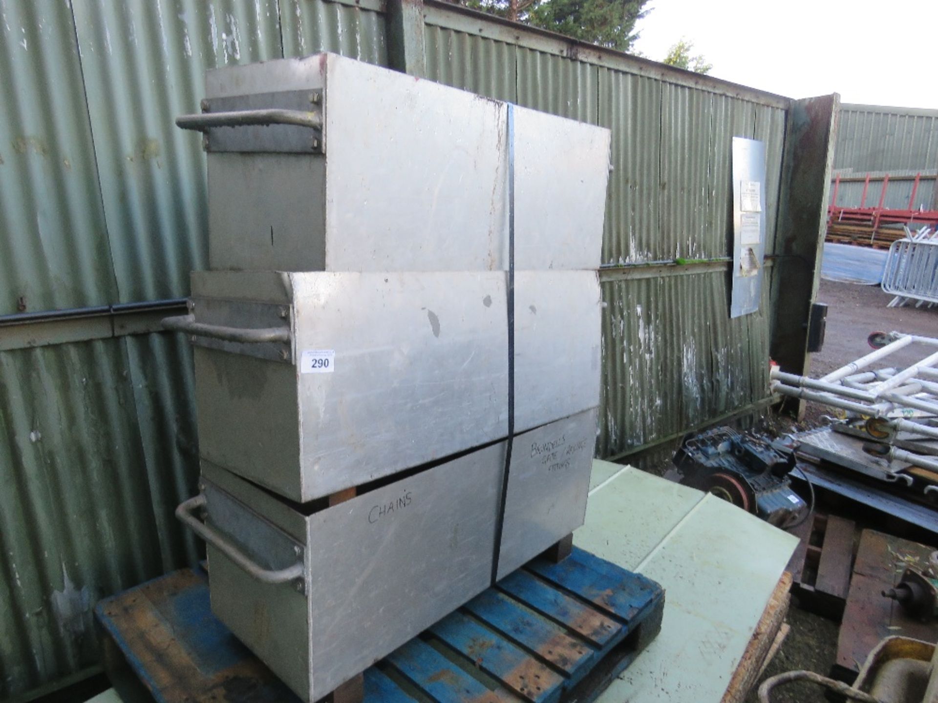 3 X ALUMINIUM PARTS BINS. THIS LOT IS SOLD UNDER THE AUCTIONEERS MARGIN SCHEME, THEREFORE NO VAT
