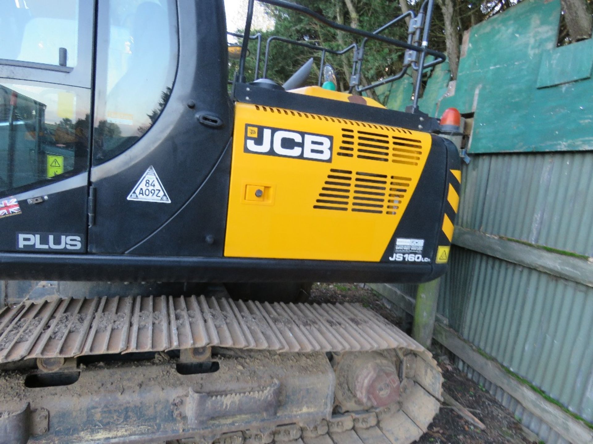 JCB JS160LC+ TRACKED EXCAVATOR YEAR 2016 BUILD. 18,180KG OPERATING MASS. WITH 2 X BUCKETS (GRADING A - Image 15 of 15