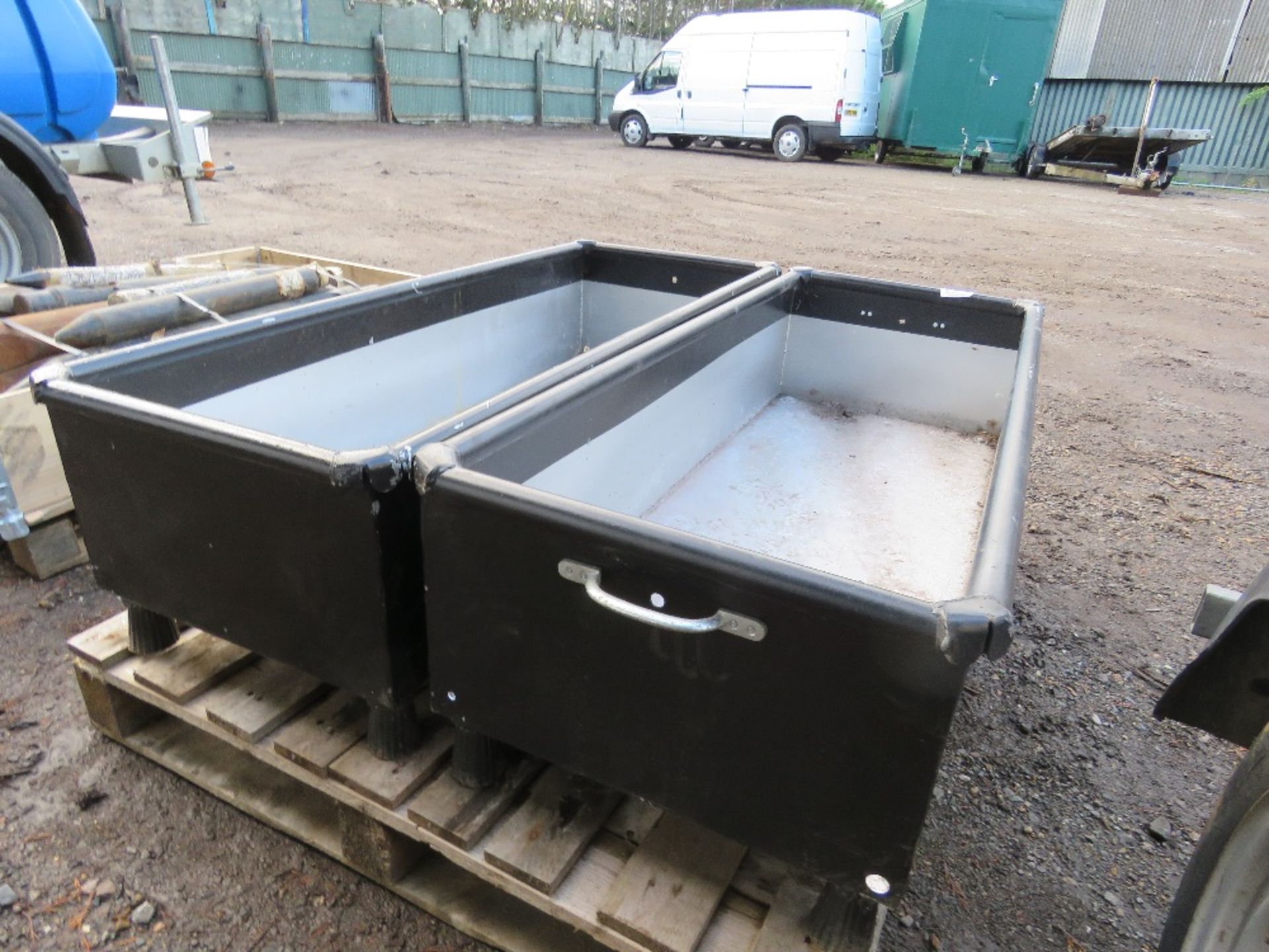 2 X GALVANISED PLANTER UNITS, 1.25M X 0.45M APPROX. THIS LOT IS SOLD UNDER THE AUCTIONEERS MARGIN - Image 3 of 3