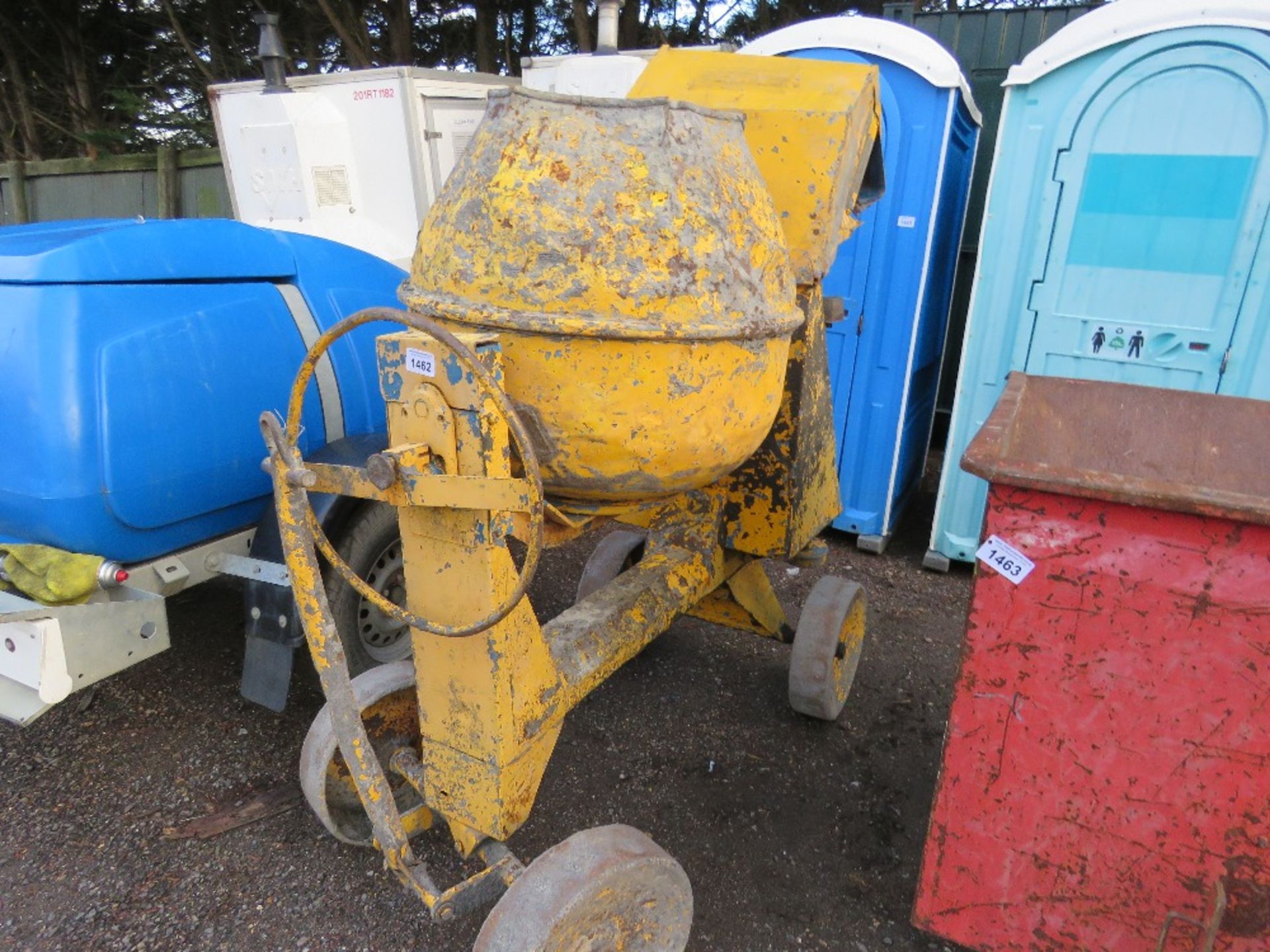 LISTER HANDLE START DIESEL SITE CEMENT MIXER. WITH HANDLE. - Image 2 of 4