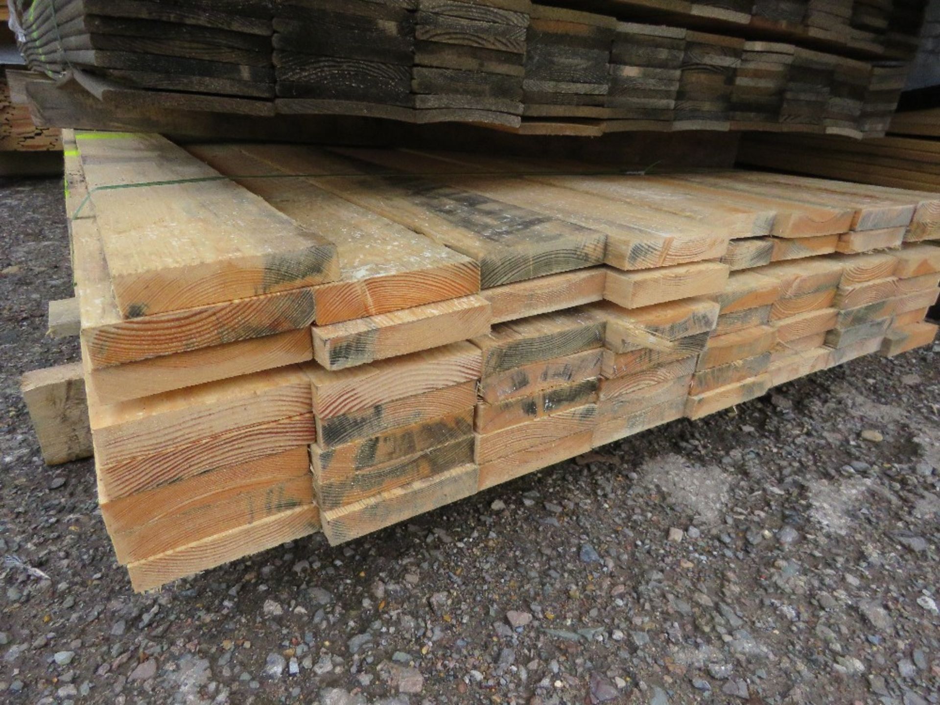 STACK CONTAINING 4 X PACKS OF ASSORTED UNTREATED TIMBER BATTENS, BOARDS AND HIT AND MISS BOARDS 1.55 - Image 5 of 6