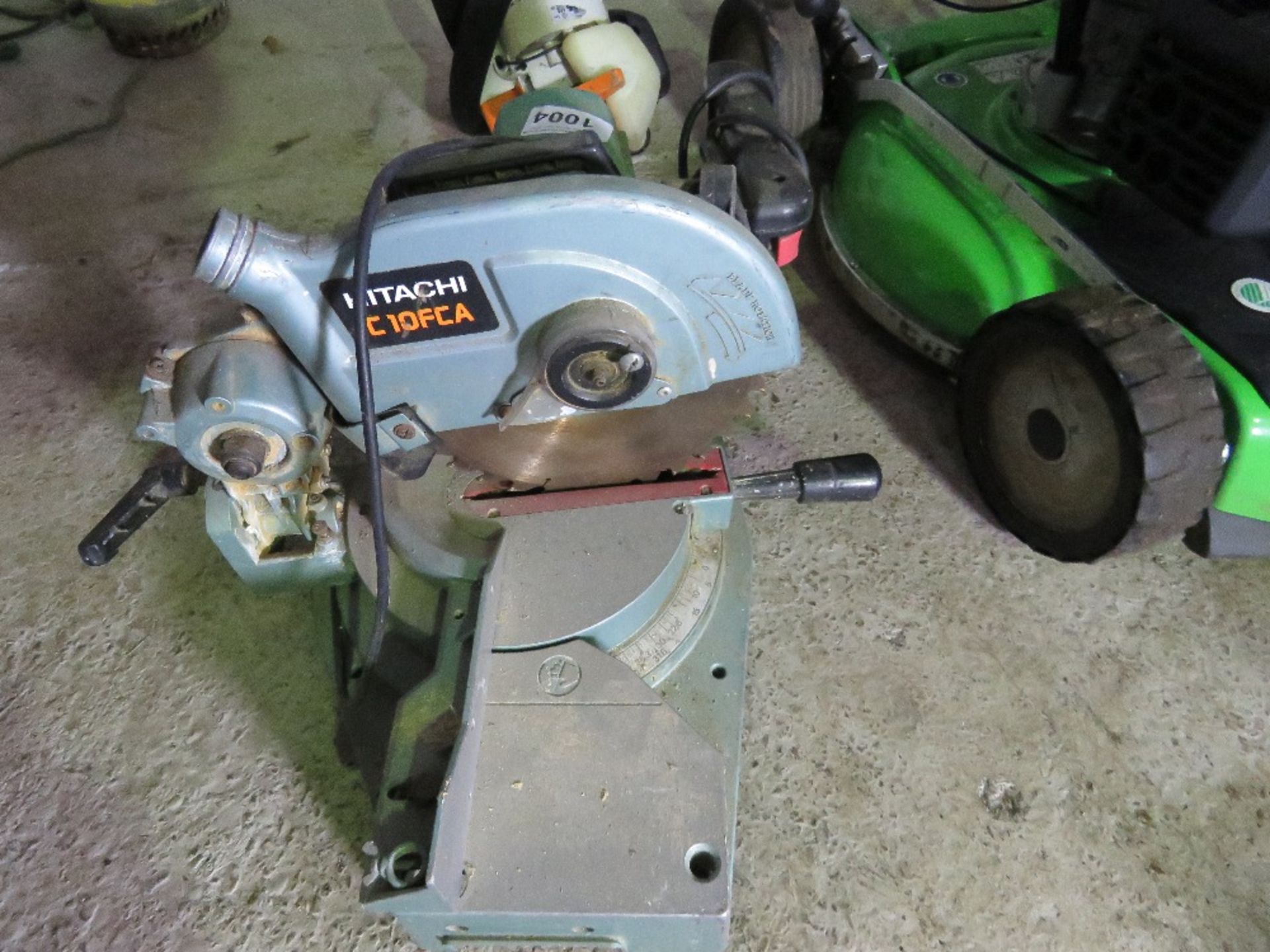 HITACHI 240VOLT MITRE SAW.. SOURCED FROM COMPANY LIQUIDATION. THIS LOT IS SOLD UNDER THE AUCTI - Image 3 of 3