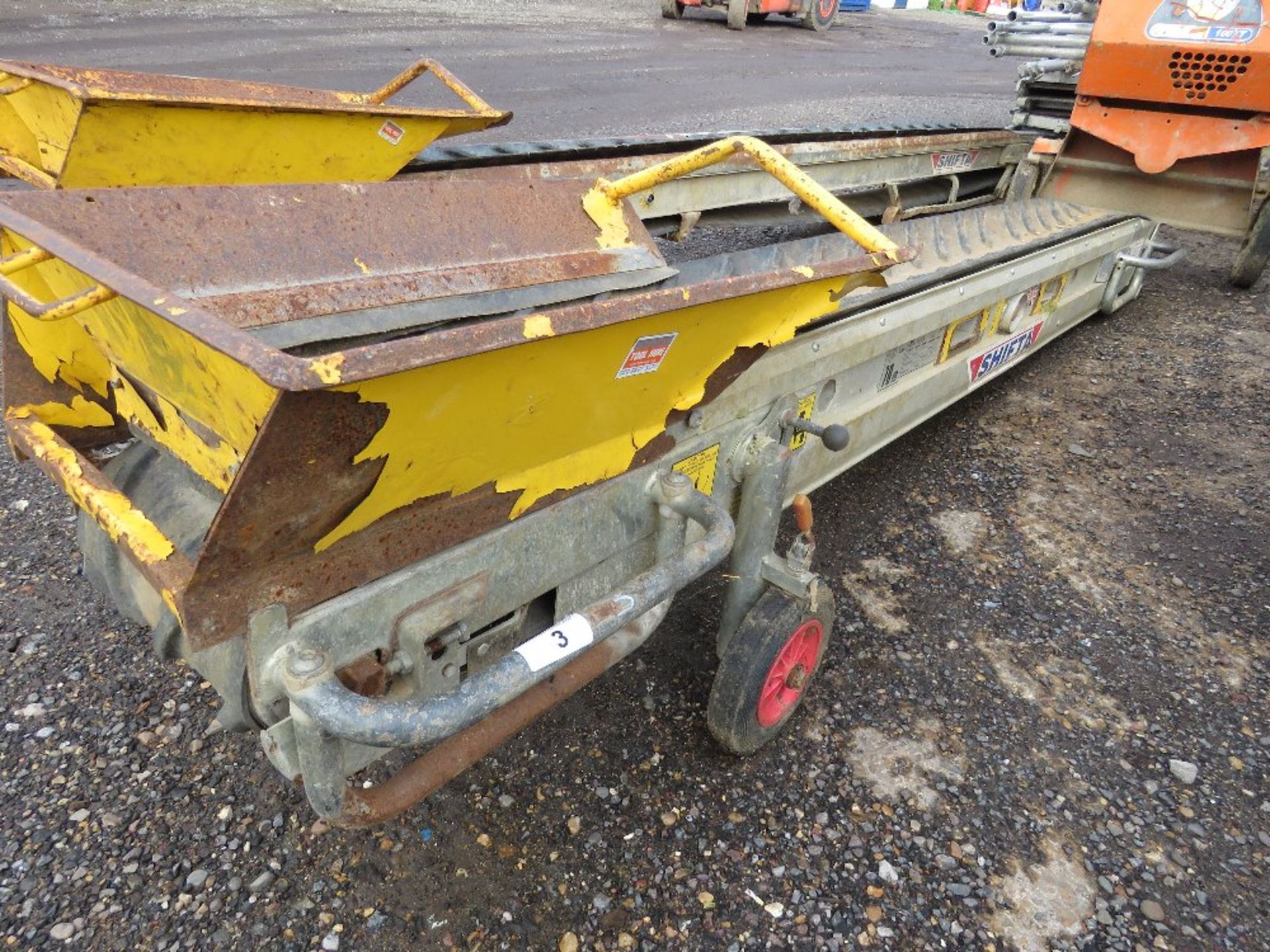 SHIFTA 110 VOLT MUCK CONVEYOR WITH HOPPER, 3.2M LENGTH APPROX. THIS LOT IS SOLD UNDER THE AUCTION