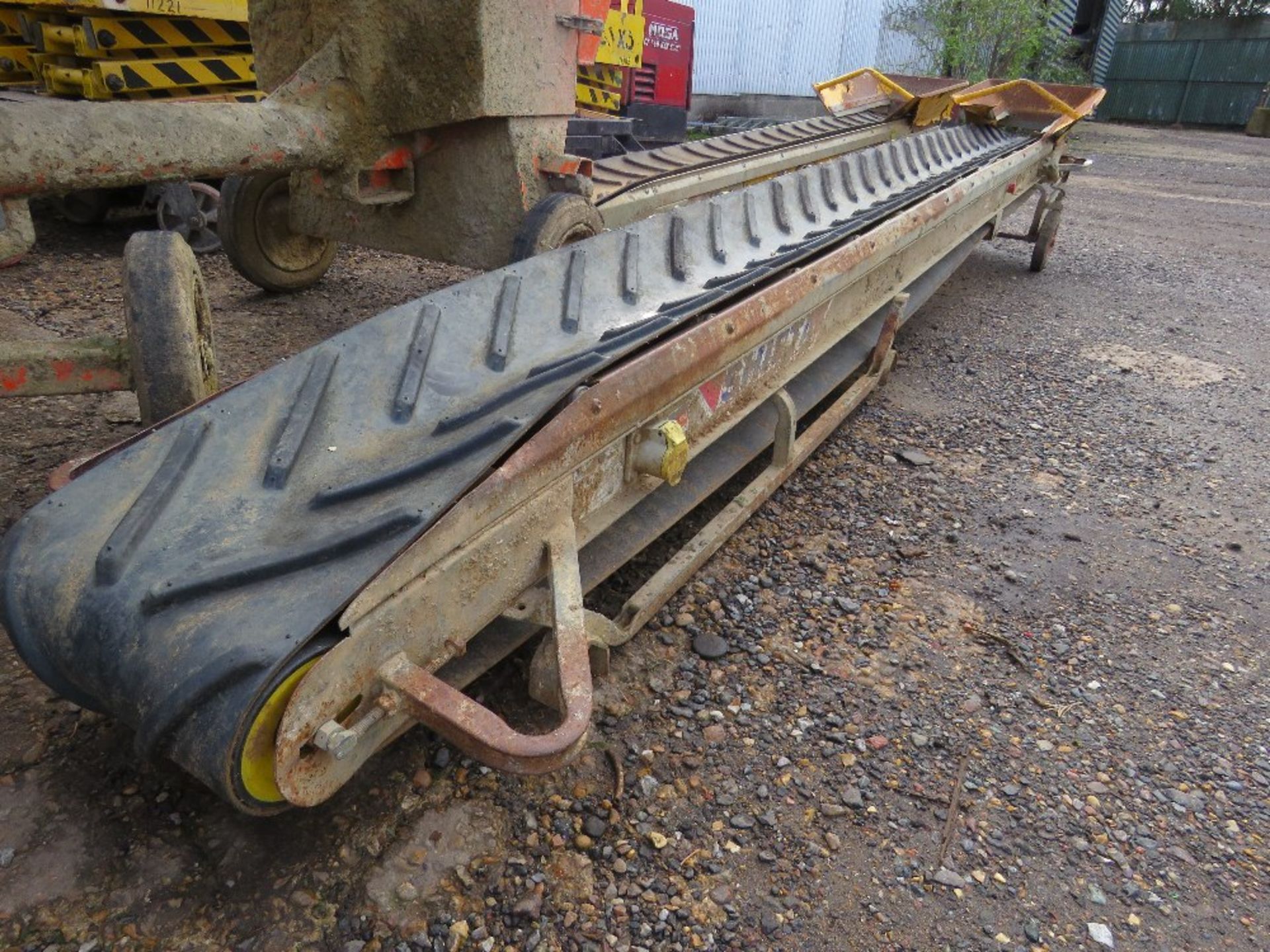 SHIFTA 110 VOLT MUCK CONVEYOR WITH HOPPER, 4.4M LENGTH APPROX. THIS LOT IS SOLD UNDER THE AUCTION - Image 2 of 4