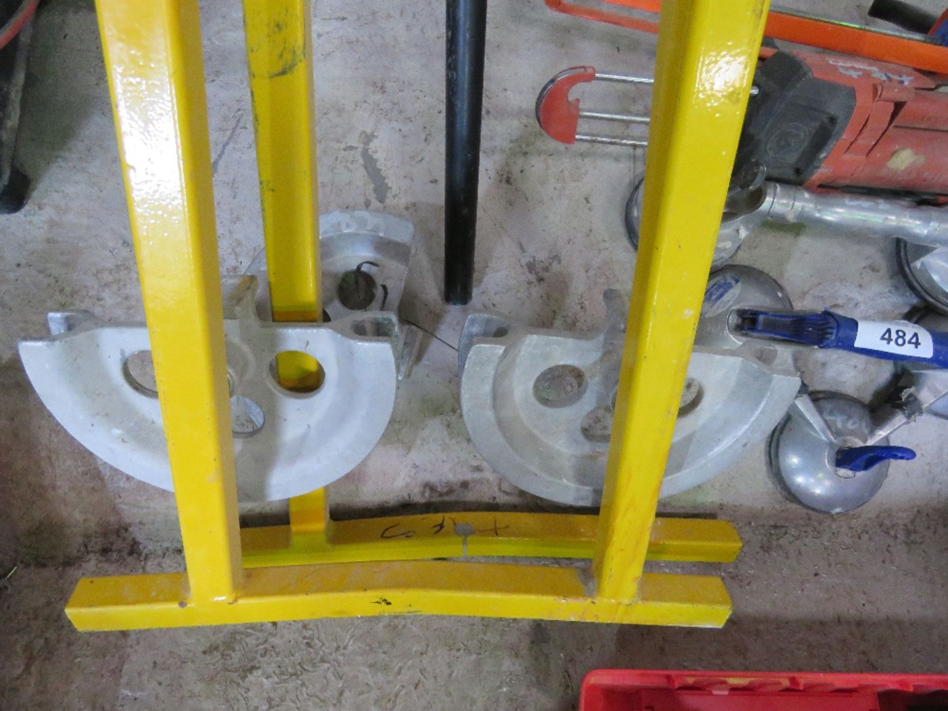 MANUAL PIPE BENDER WITH SOME FORMS AS SHOWN. SOURCED FROM COMPANY LIQUIDATION. - Image 2 of 2