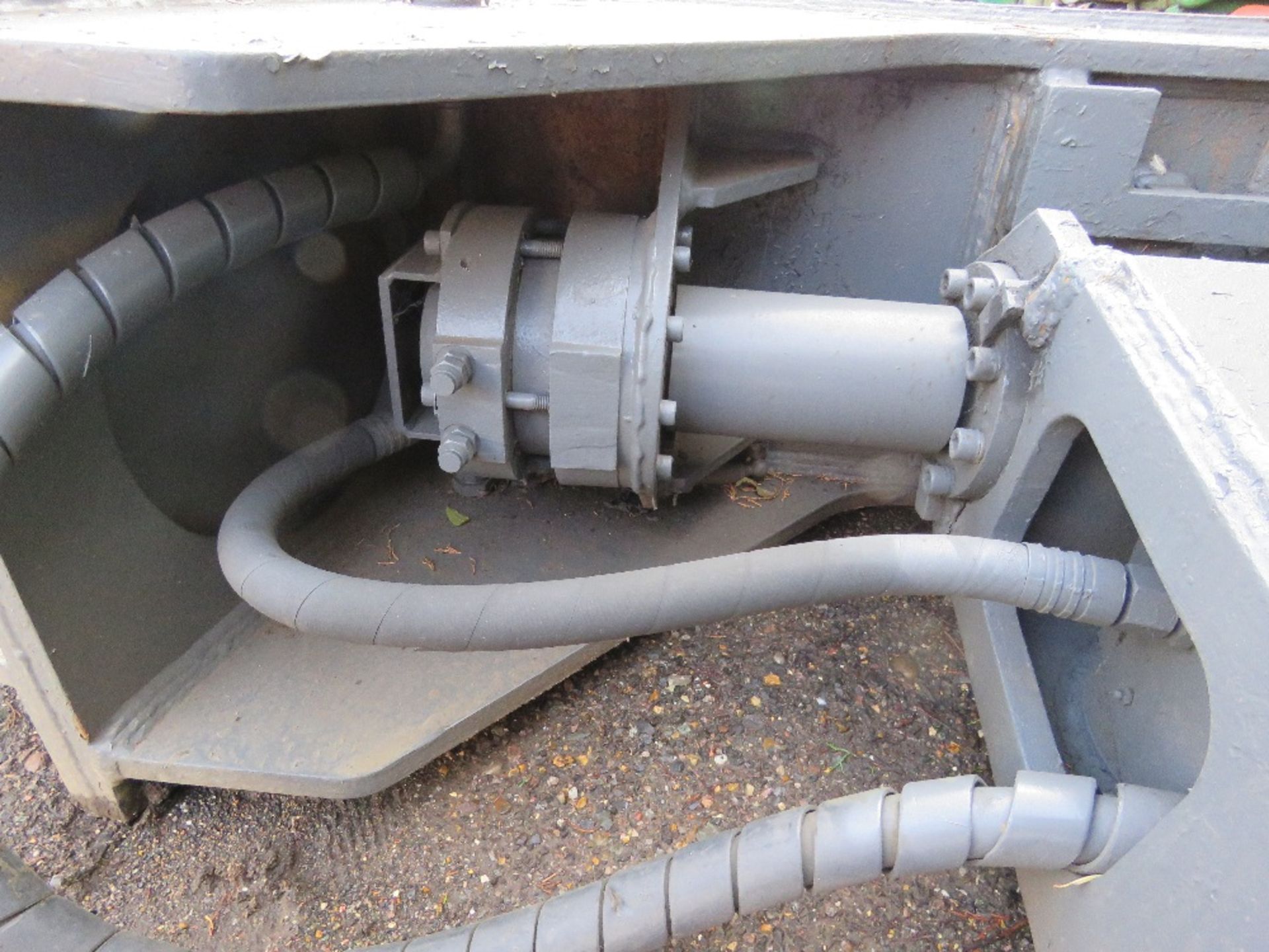 HEAVY DUTY EXCAVATOR MOUNTED HYDRAULIC SHEARS. 80MM PINS. - Image 3 of 7