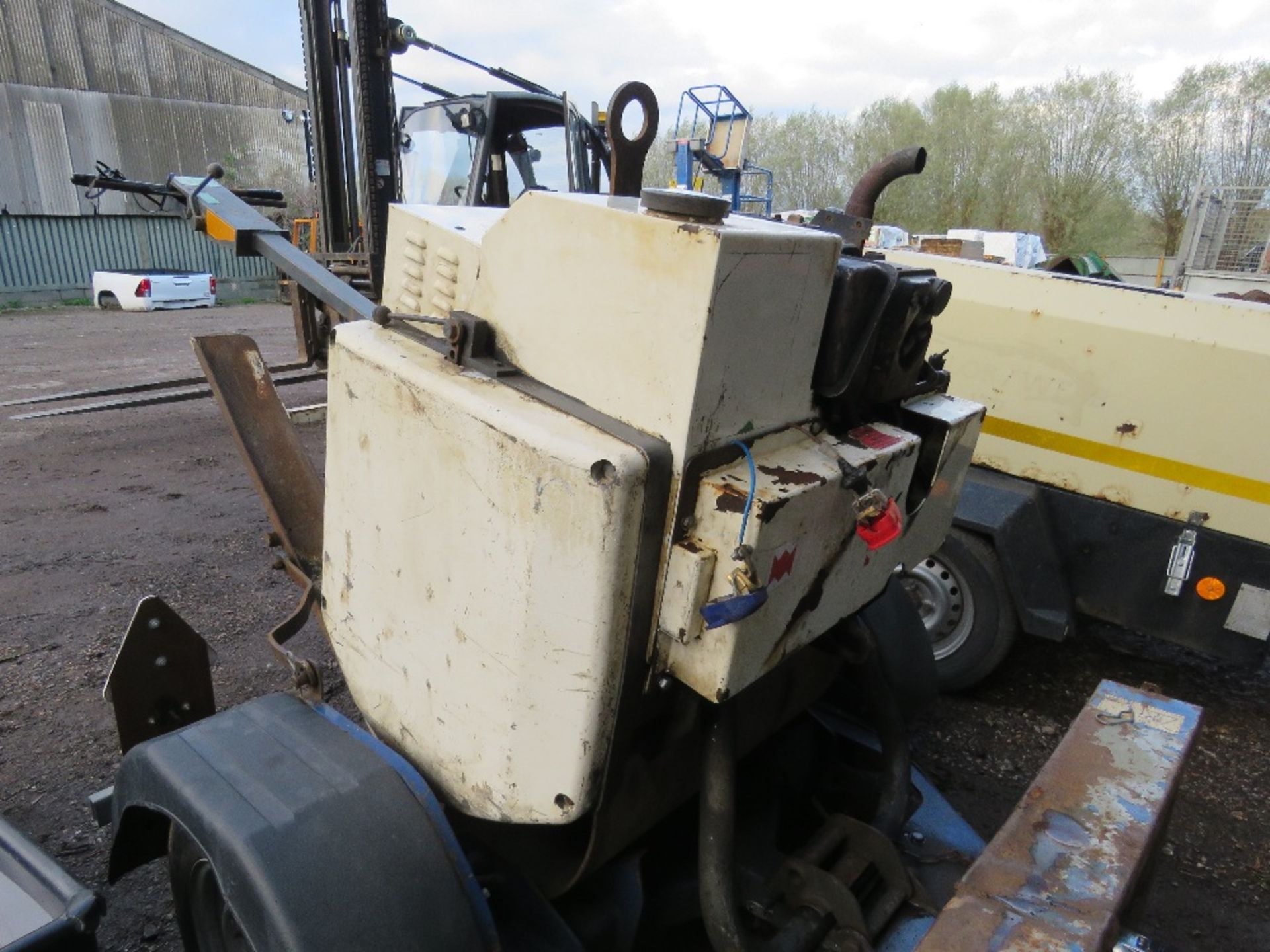 TEREX MBR71 ROLLER ON A TRAILER, YEAR 2012. SN: SLBP0020EC1KY0012. DIRECT FROM LOCAL COMPANY. WHEN T - Image 8 of 8