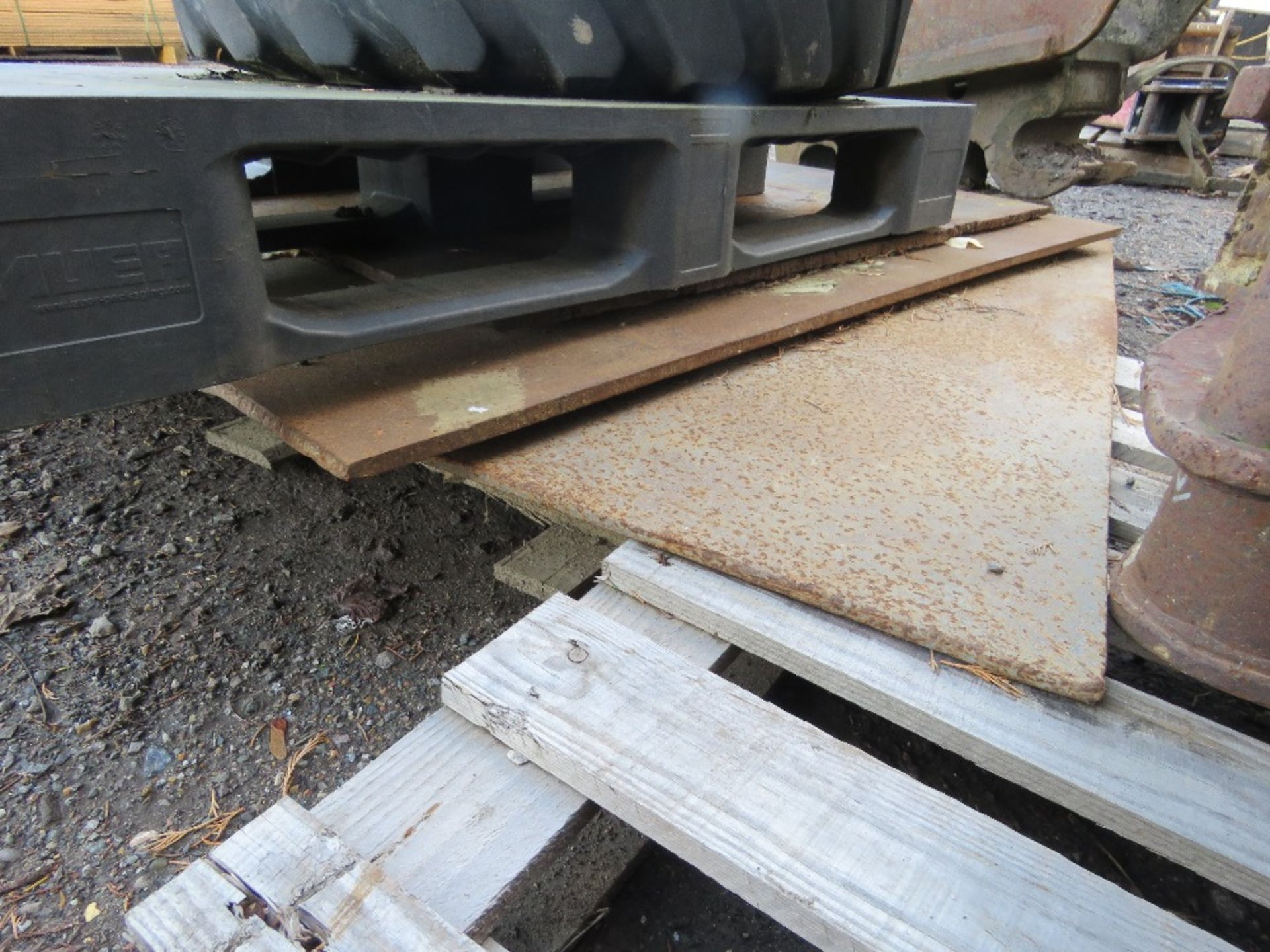 4 X HEAVY STEEL ROAD PLATES: 0.9-1.5M WIDTH X 1.2M-1.5M LENGTH APPROX @ 12MM-15MM THICKNESS APPROX. - Image 3 of 3