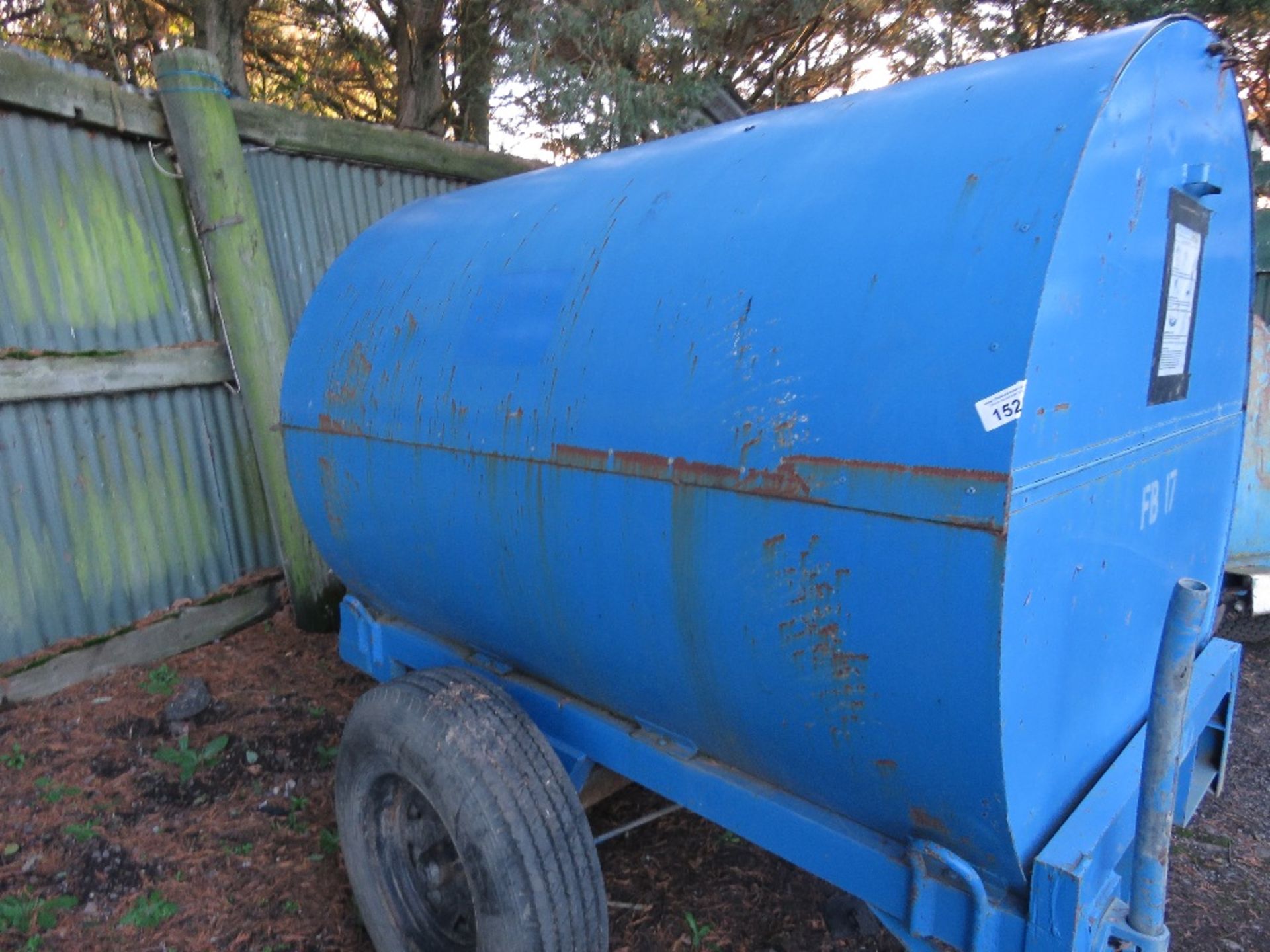 TRAILER ENGINEERING 500 GALLON SINGLE AXLED BUNDED DIESEL BOWSER WITH HAND PUMP, HOSE AND GUN. PN:FB