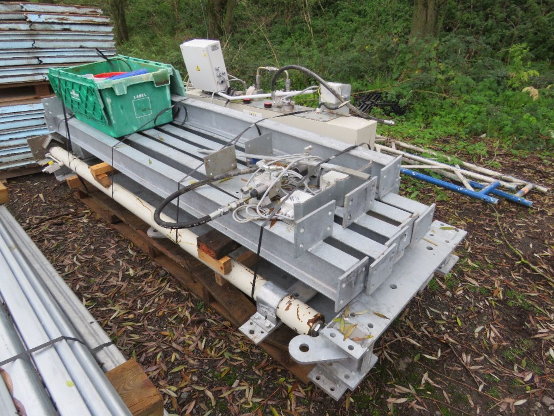 WOHR CAR LIFT SYSTEM WITH DECK PANELS. RECENTLY REMOVED FROM CENTRAL LONDON MANSION BASEMENT CAR PAR - Image 8 of 29