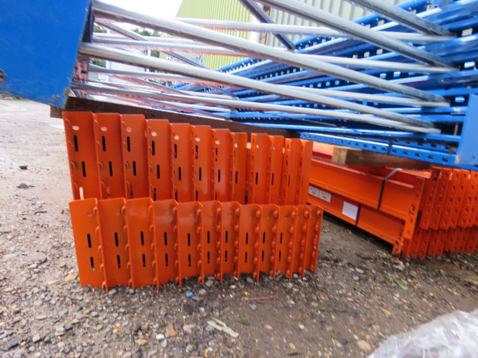 HEAVY DUTY PALLET RACKING: 5 X UPRIGHTS @ 5M HEIGHT WITH A WIDTH OF 0.9M, PLUS 24NO BEAMS @ 3.9M LEN - Image 2 of 6