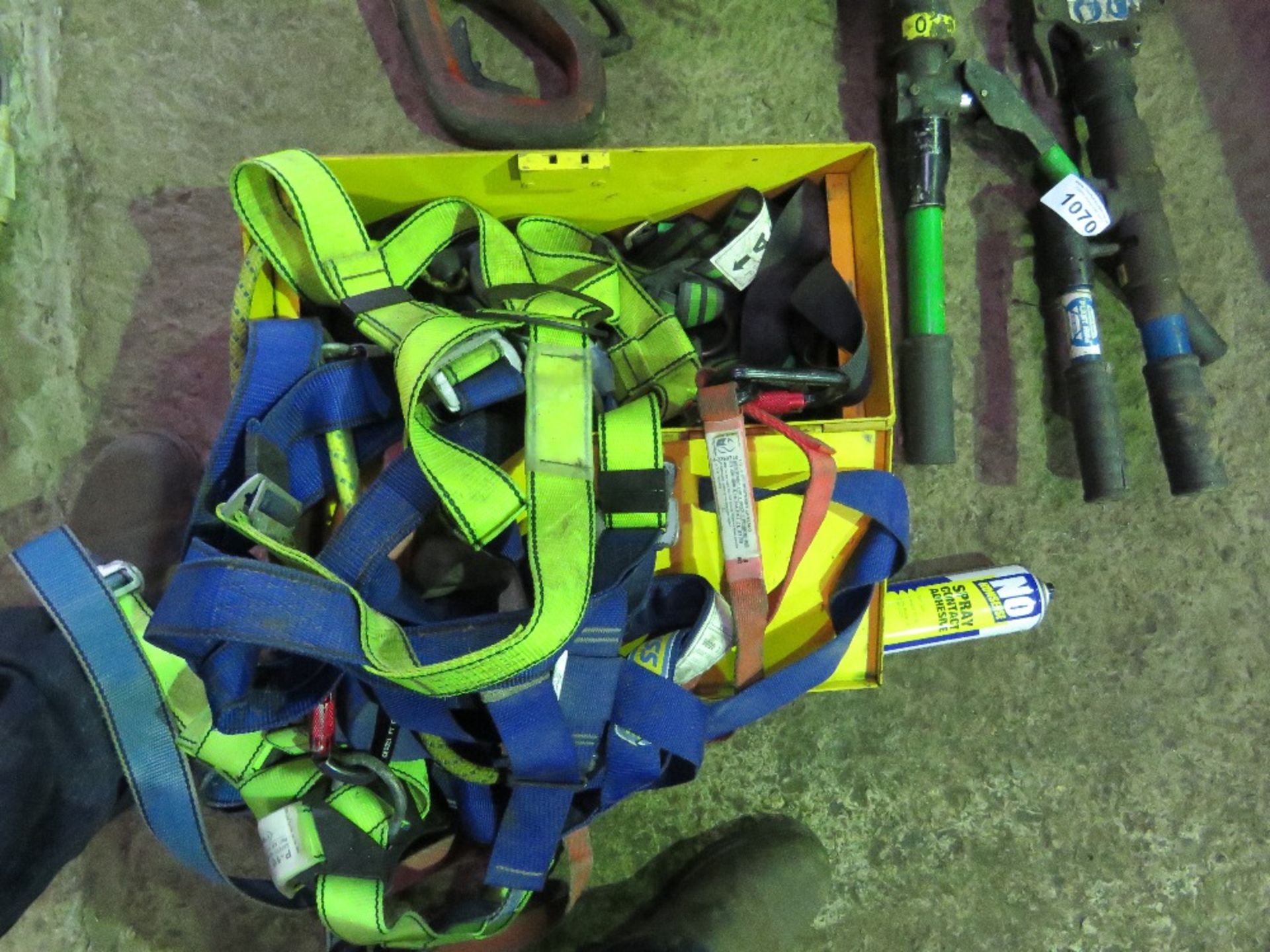 ASSORTED SAFETY HARNESS. SOURCED FROM COMPANY LIQUIDATION. THIS LOT IS SOLD UNDER THE AUCTIONEER - Image 2 of 2