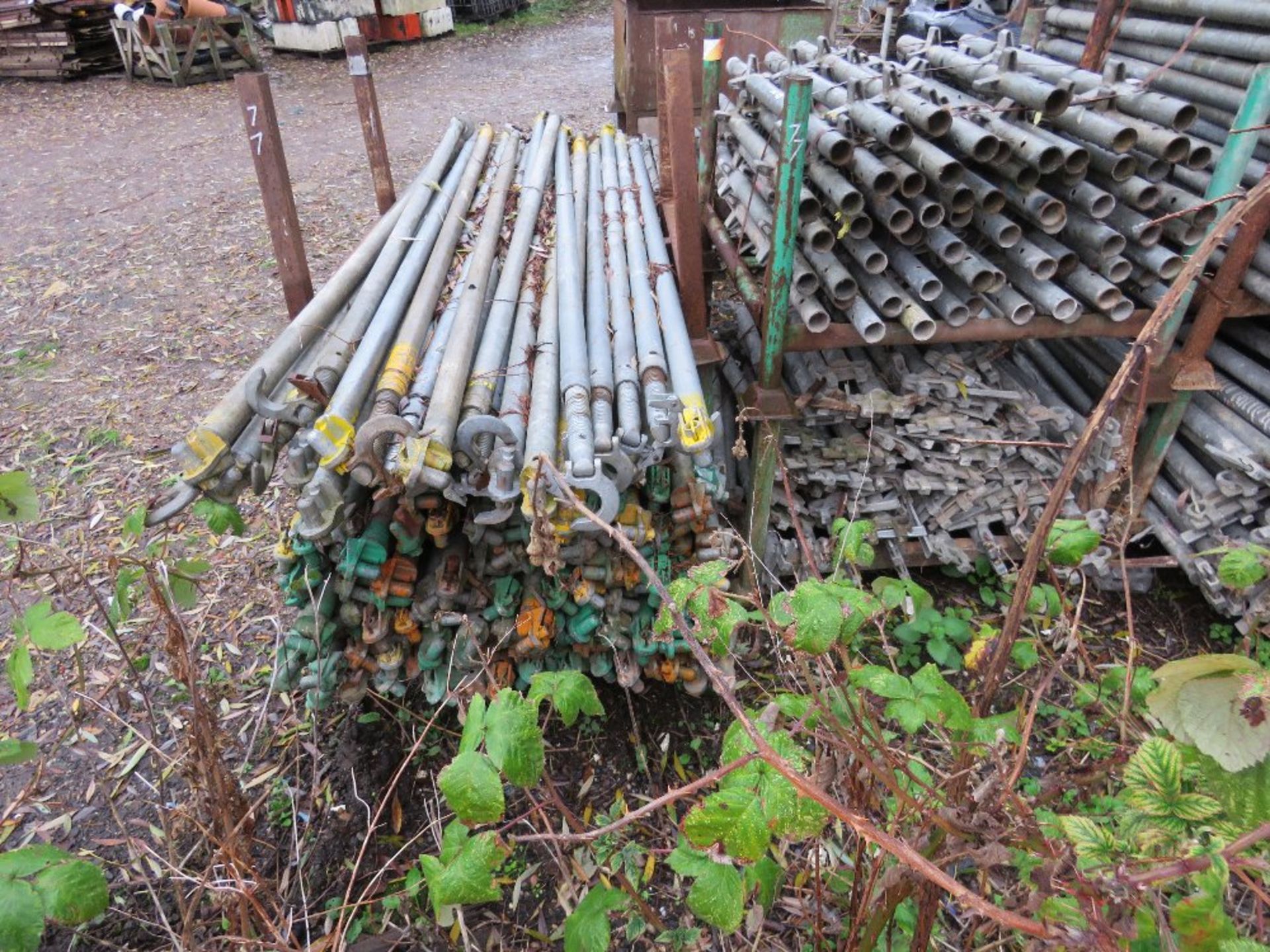 LARGE QUANTITY OF LEADA ACROW QUICK STAGE STYLE SCAFFOLDING ITEMS, CONTAINED IN 20 X STILLAGES. THIS - Image 5 of 13
