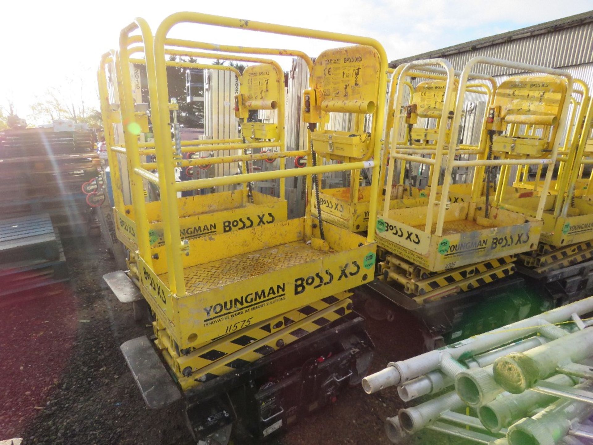 BOSS X3 BATTERY POWERED SCISSOR LIFT. UNTESTED, CONDITION UNKNOWN.