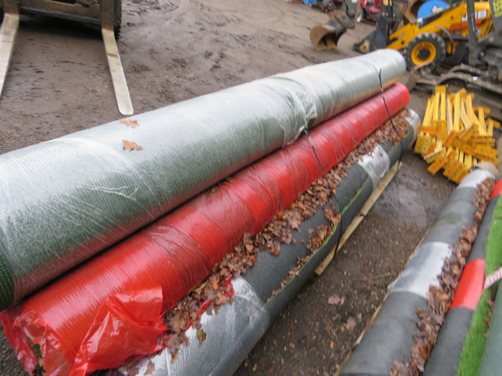 PALLET OF ASTRO TURF FAKE GRASS, 4M LENGTH ROLLS APPROX. THIS LOT IS SOLD UNDER THE AUCTIONEERS M - Image 4 of 5