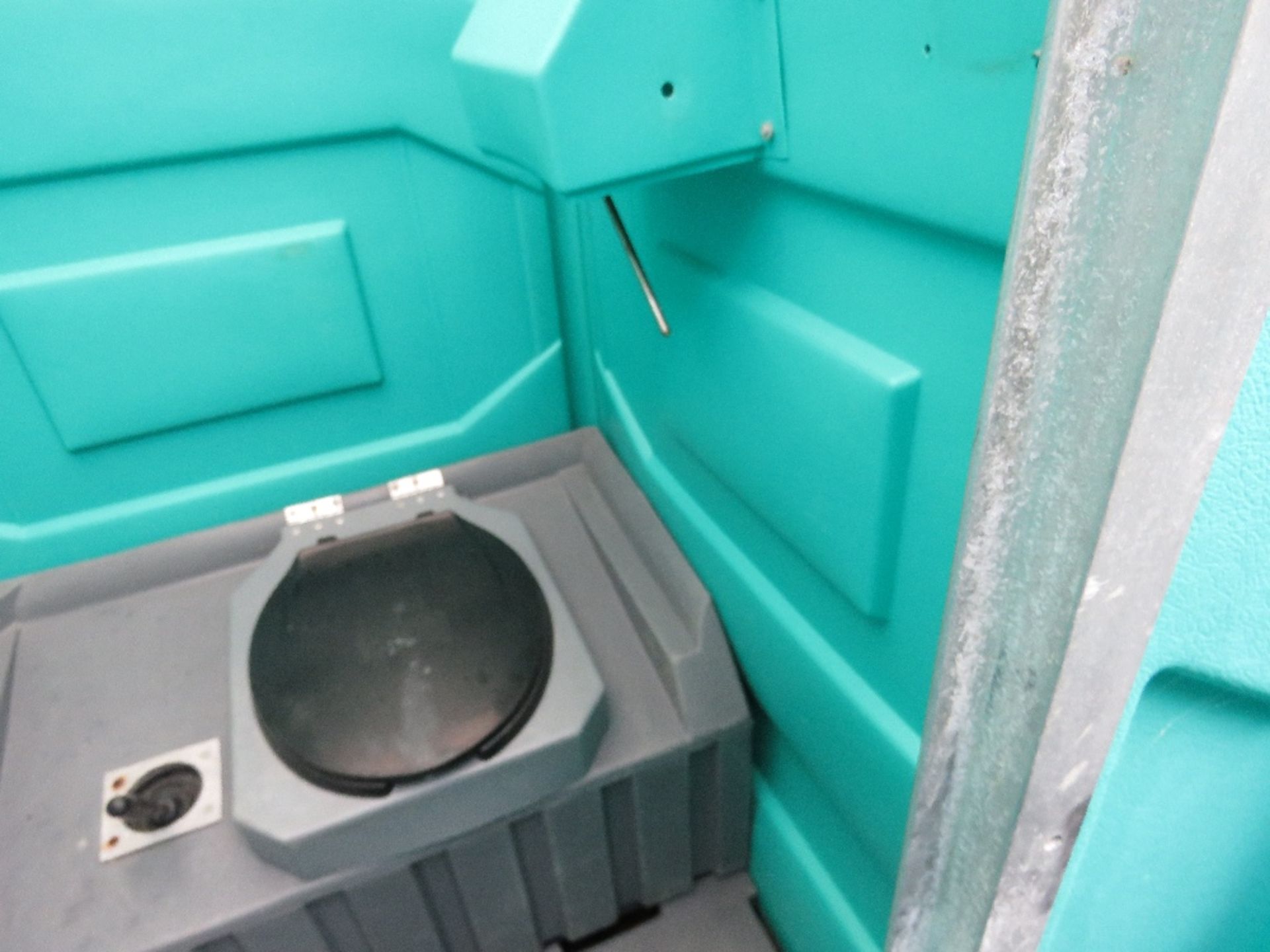 PORTABLE SITE / BUILDER'S TOILET. - Image 3 of 4