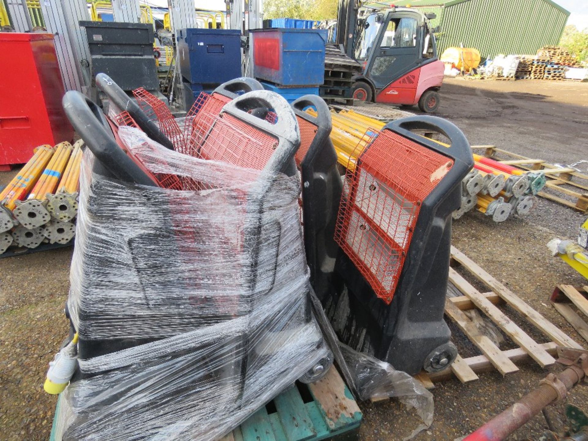 6 X ASSORTED RADIANT HEATERS. THIS LOT IS SOLD UNDER THE AUCTIONEERS MARGIN SCHEME, THEREFORE NO - Image 2 of 2
