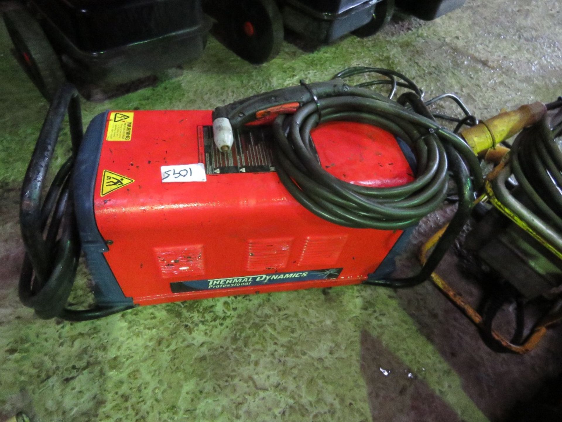 THERMAL DYNAMICS 40MM CUTMASTER PLASMA CUTTER, 415VOLT POWERED. - Image 2 of 5