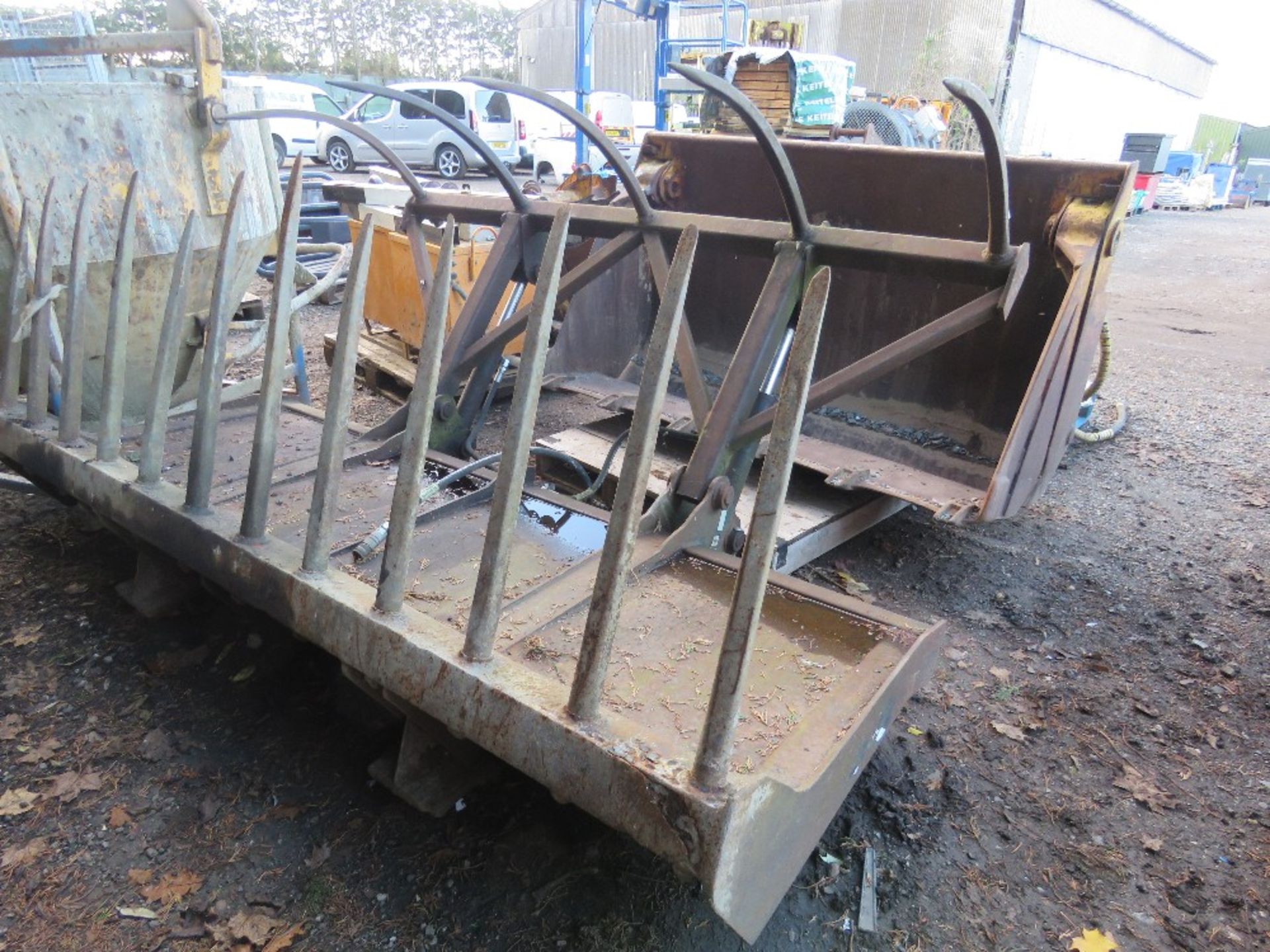GURNEY REEVE HEAVY DUTY BUCK RAKE GRAB FOR TELEHANDLER, 8FT WIDE APPROX. THIS LOT IS SOLD UNDER T - Image 2 of 9