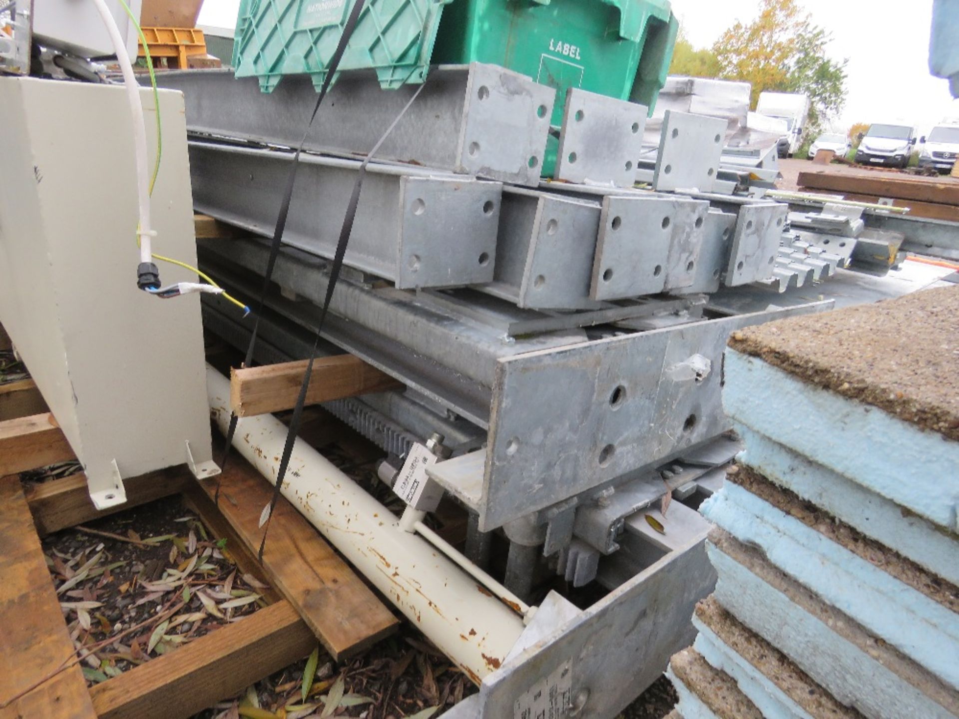 WOHR CAR LIFT SYSTEM WITH DECK PANELS. RECENTLY REMOVED FROM CENTRAL LONDON MANSION BASEMENT CAR PAR - Image 18 of 29