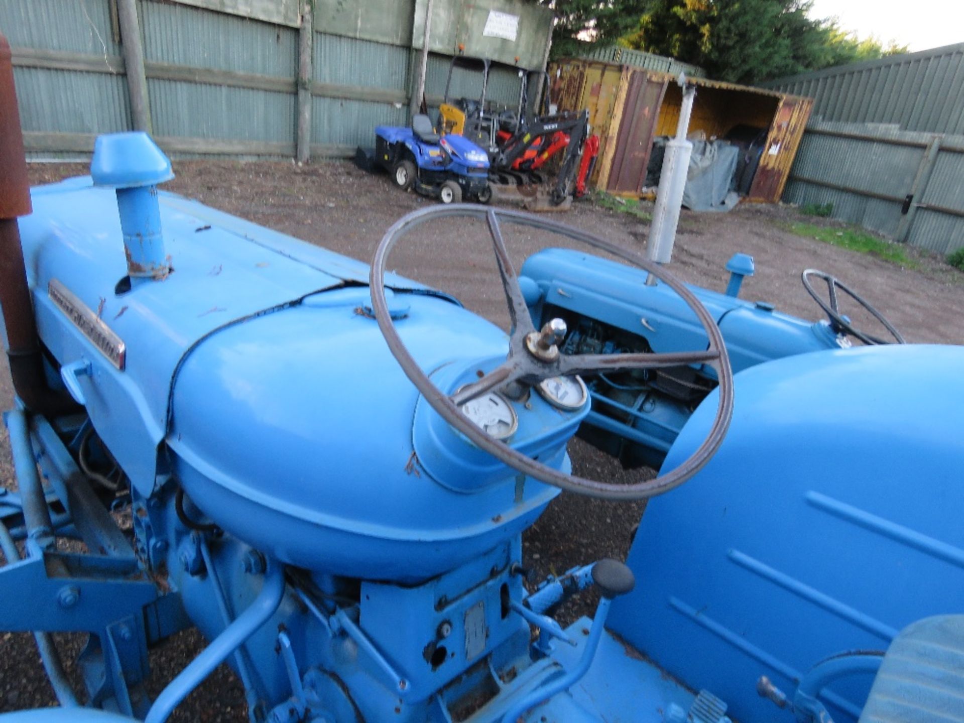 FORDSON SUPER MAJOR VINTAGE TRACTOR. DIRECT FROM LOCAL COLLECTION, OWNER DOWNSIZING. WHEN TESTED WAS - Image 4 of 5