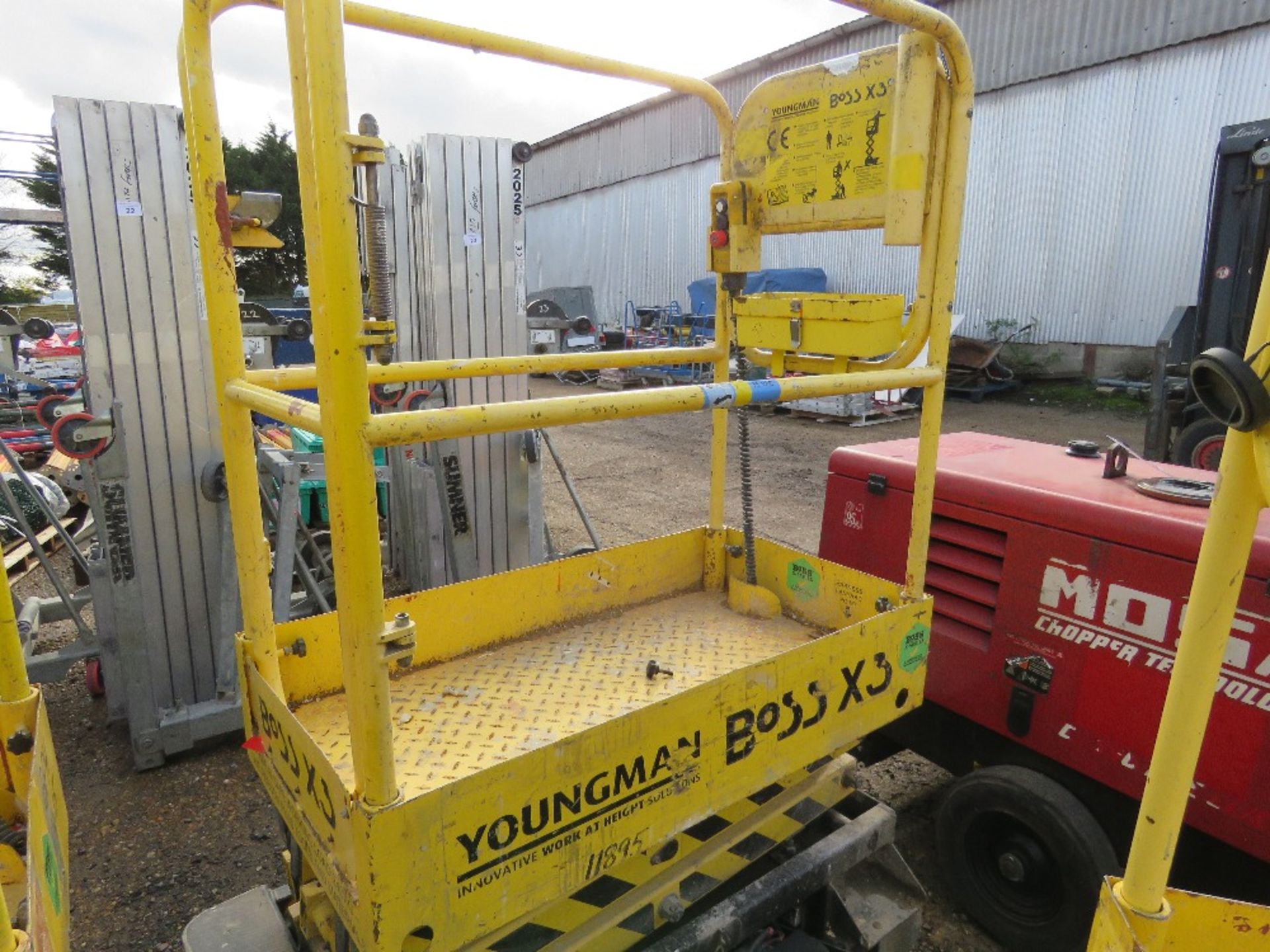 BOSS X3 BATTERY POWERED SCISSOR LIFT. UNTESTED, CONDITION UNKNOWN. - Image 3 of 3