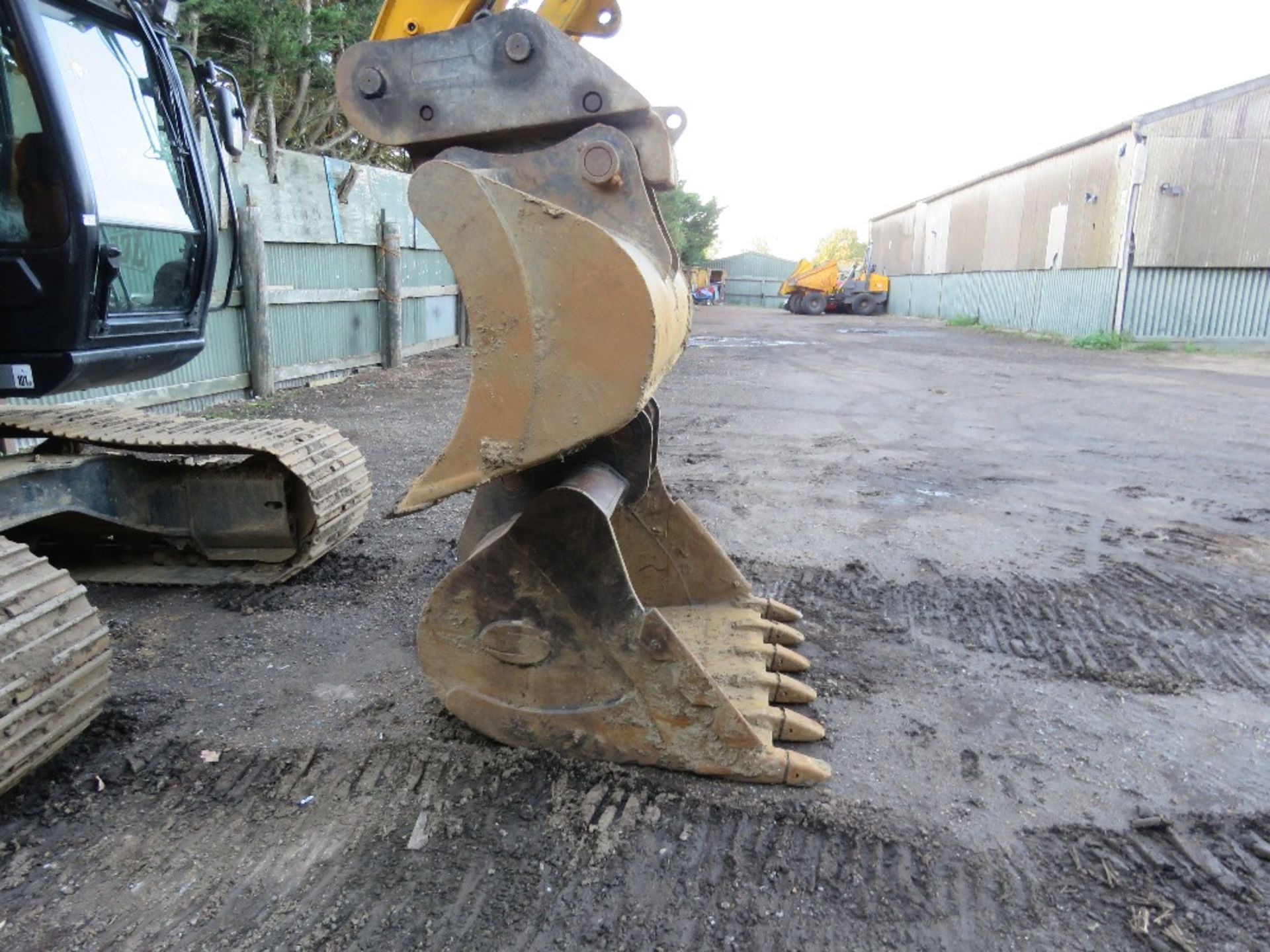 JCB JS160LC+ TRACKED EXCAVATOR YEAR 2016 BUILD. 18,180KG OPERATING MASS. WITH 2 X BUCKETS (GRADING A - Image 4 of 15